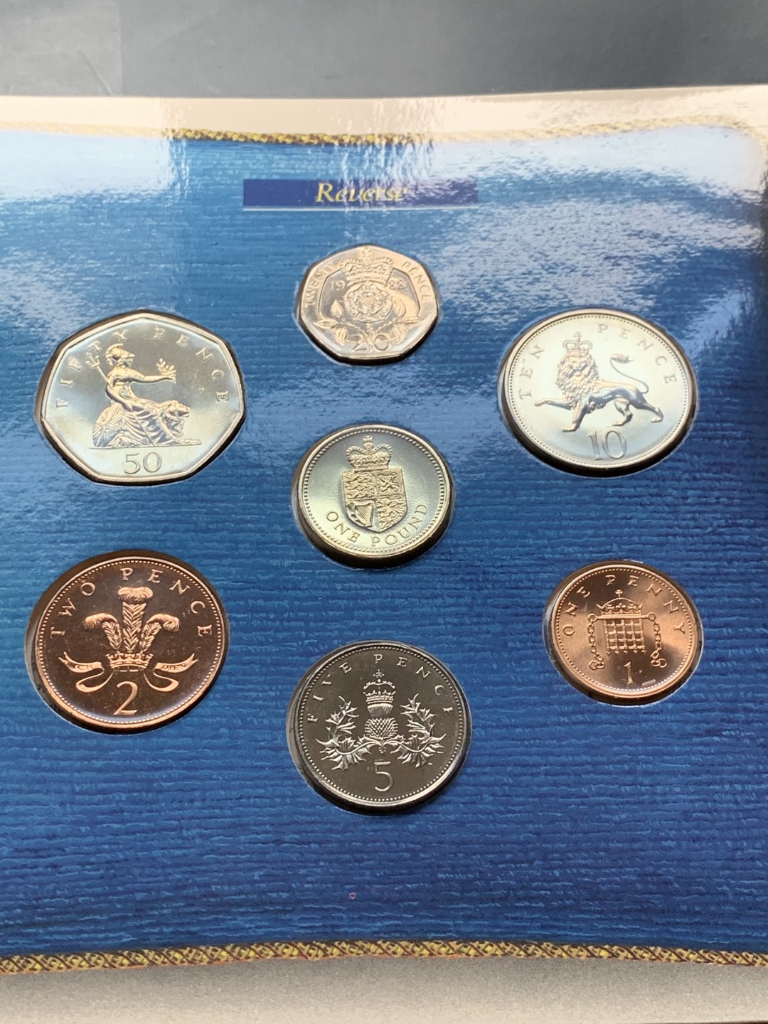 《竞宝斋》第34，35场-本周日，周一2场连拍（全场顺丰包邮） 原封装英国 1988和1994年卡装套币 完美状态