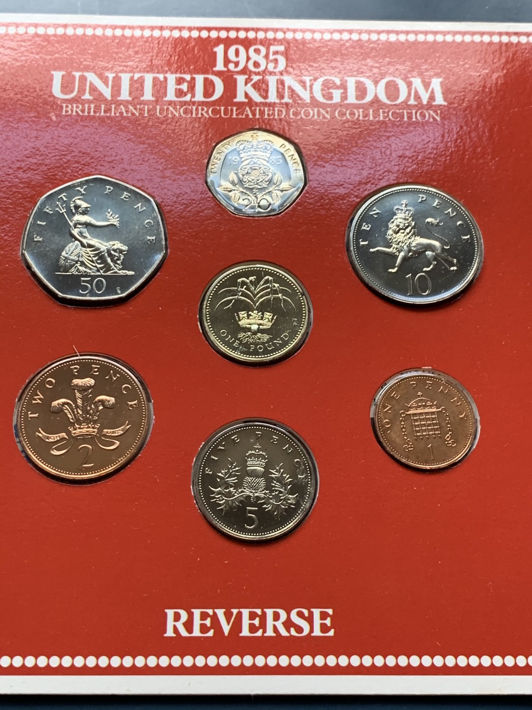 《竞宝斋》第34，35场-本周日，周一2场连拍（全场顺丰包邮） 原封装英国 1985 和1987年 7枚套 卡装套币 完美状态