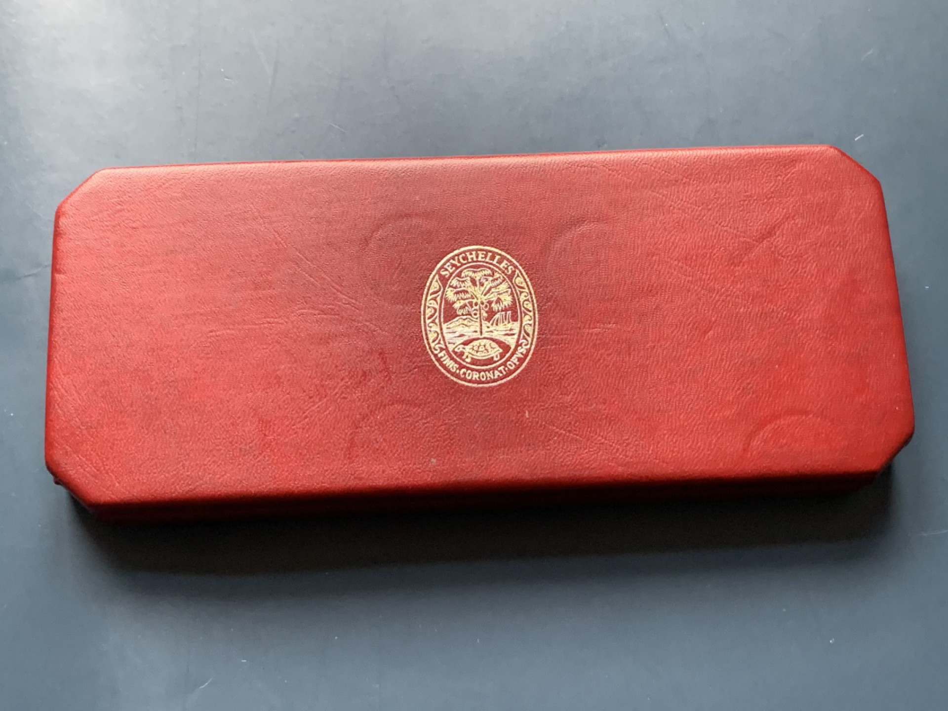 《竞宝斋》第34，35场-本周日，周一2场连拍（全场顺丰包邮） 1969年英属塞舌尔精制套币全套ps原封原盒 发行量5000