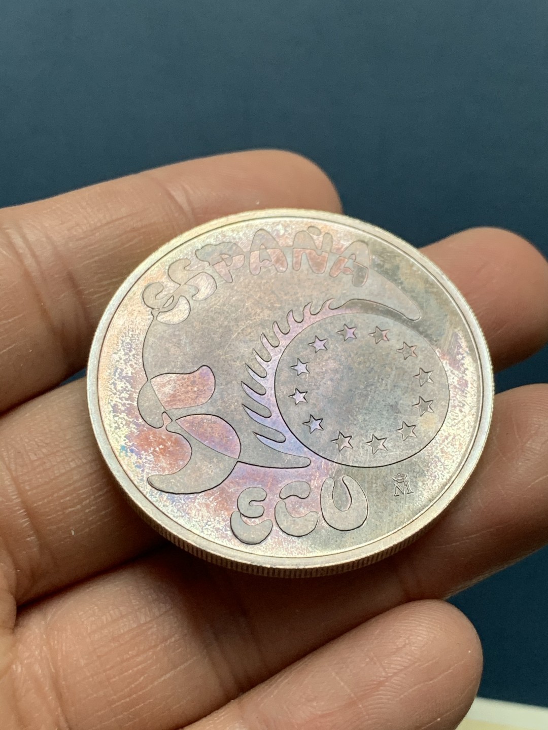 《竞宝斋》第34，35场-本周日，周一2场连拍（全场顺丰包邮） 原盒证书 西班牙1989年 骑牛 1埃古 6.72克 和 5埃古 33.62克 大小银币一对 非常漂亮