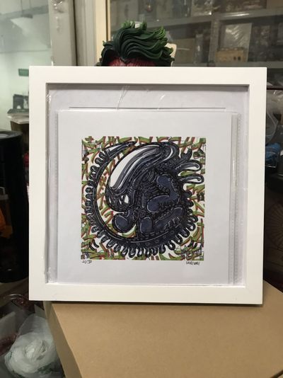 零元拍：歪歪亲笔签名 OWSON系列限量插画复制画《异形》，尺寸约22/22厘米，拍品不含镜框 - 零元拍：歪歪亲笔签名 OWSON系列限量插画复制画《异形》，尺寸约22/22厘米，拍品不含镜框