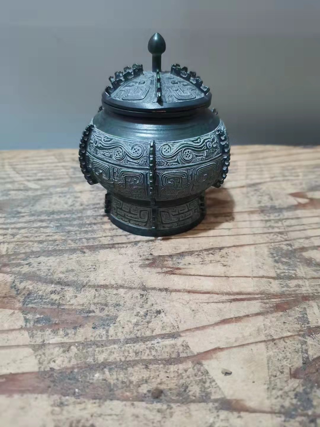 千器雅集—日本回流铜器臻藏 日本回流铜器精品——尚工舍作品  饕鬄纹精工青铜香炉盖炉