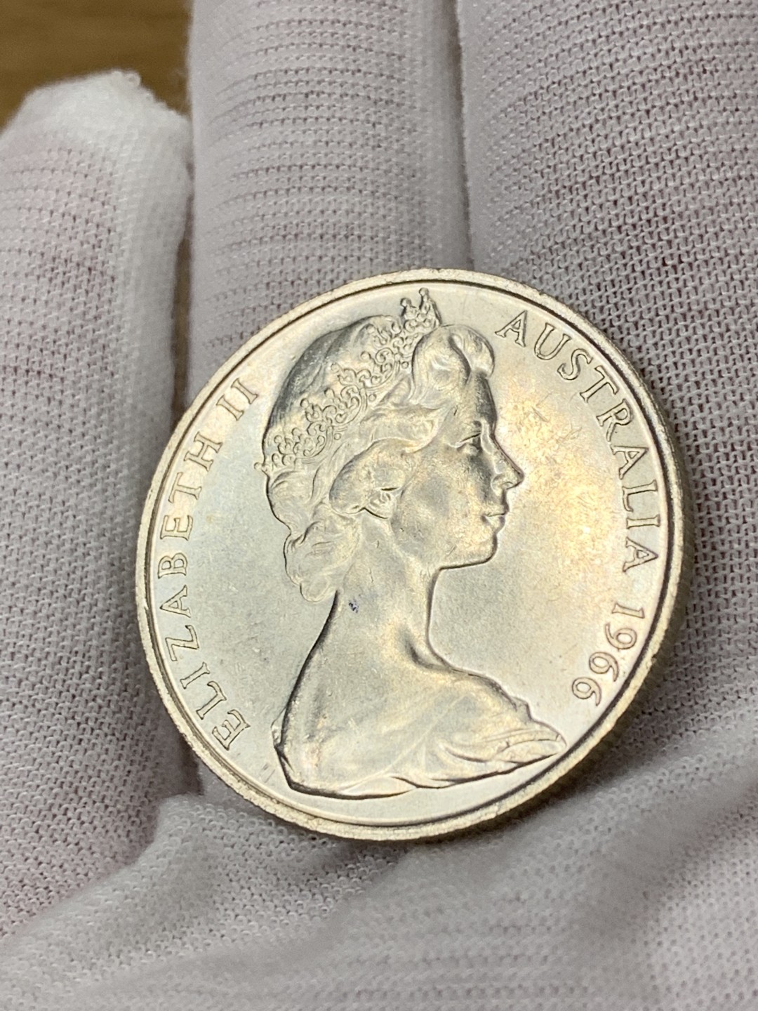 欧陆典藏，“币”定生辉，外币专场第一期 1966年澳大利亚伊丽莎白二世50分银币，原光品佳，直径：31.5mm 克重：13.28