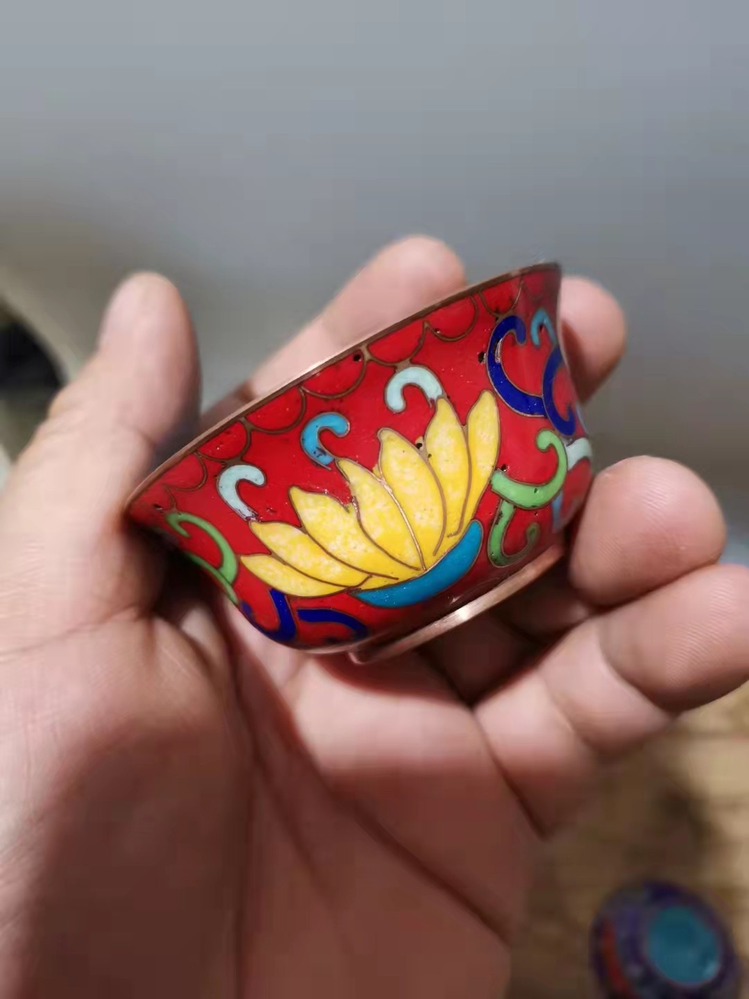 千器雅集—日本回流瓷器臻藏 日本回流创汇时候精品——铜胎景泰蓝佛手杯供杯一对