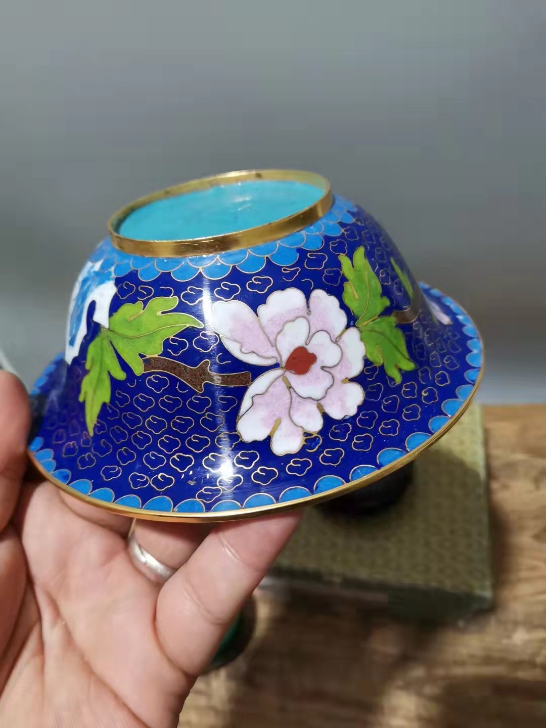 千器雅集—日本回流瓷器臻藏 日本回流创汇时期精品——铜胎珐琅彩景泰蓝花卉碗