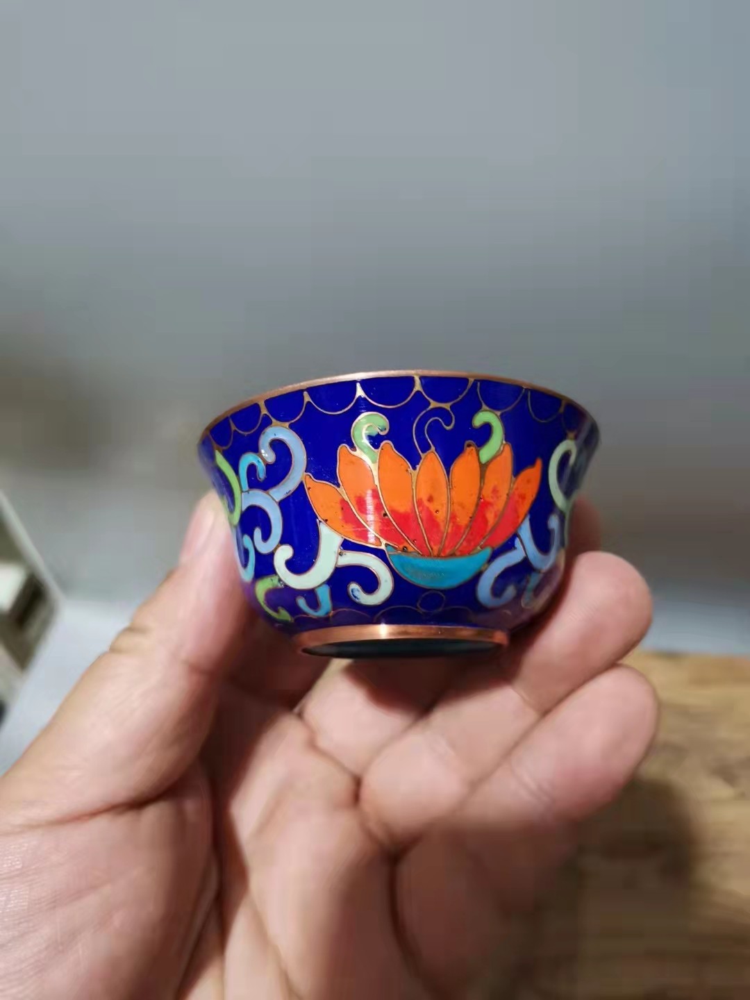 千器雅集—日本回流瓷器臻藏 日本回流创汇时候精品——铜胎景泰蓝佛手杯供杯一对