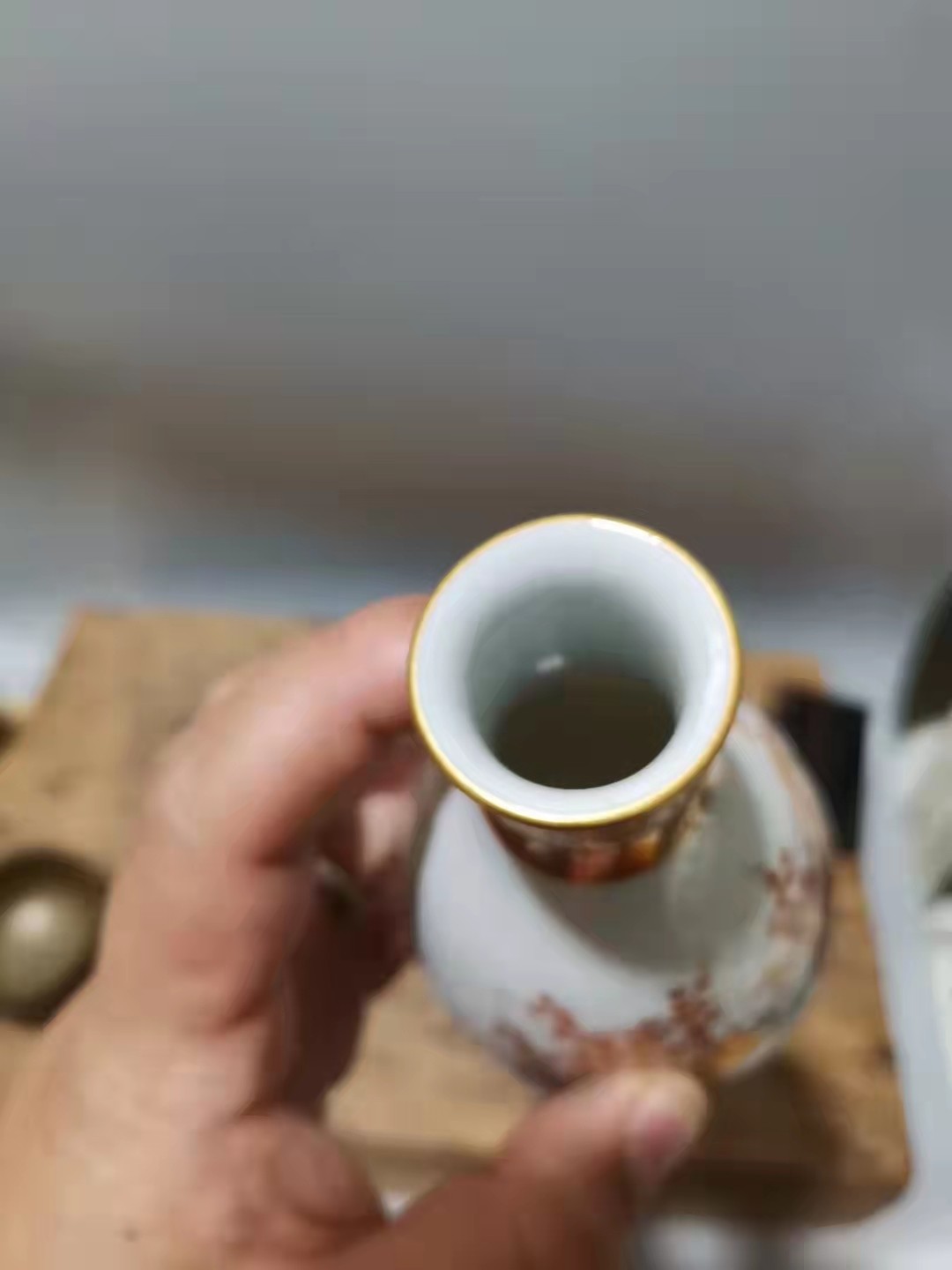 千器雅集—日本回流瓷器臻藏 大正时期（民国早期）手绘描金九谷烧德利酒瓶花瓶一对