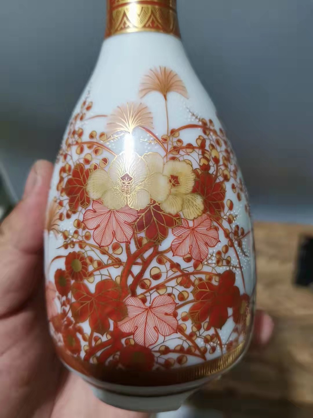 千器雅集—日本回流瓷器臻藏 大正时期（民国早期）手绘描金九谷烧德利酒瓶花瓶一对