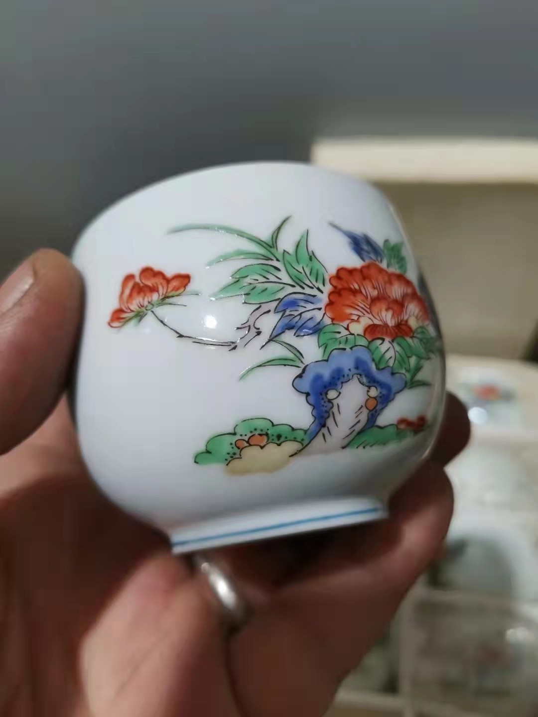 千器雅集—日本回流瓷器臻藏 原盒带底款——昭和时期手绘花卉纹茶杯     一套10个