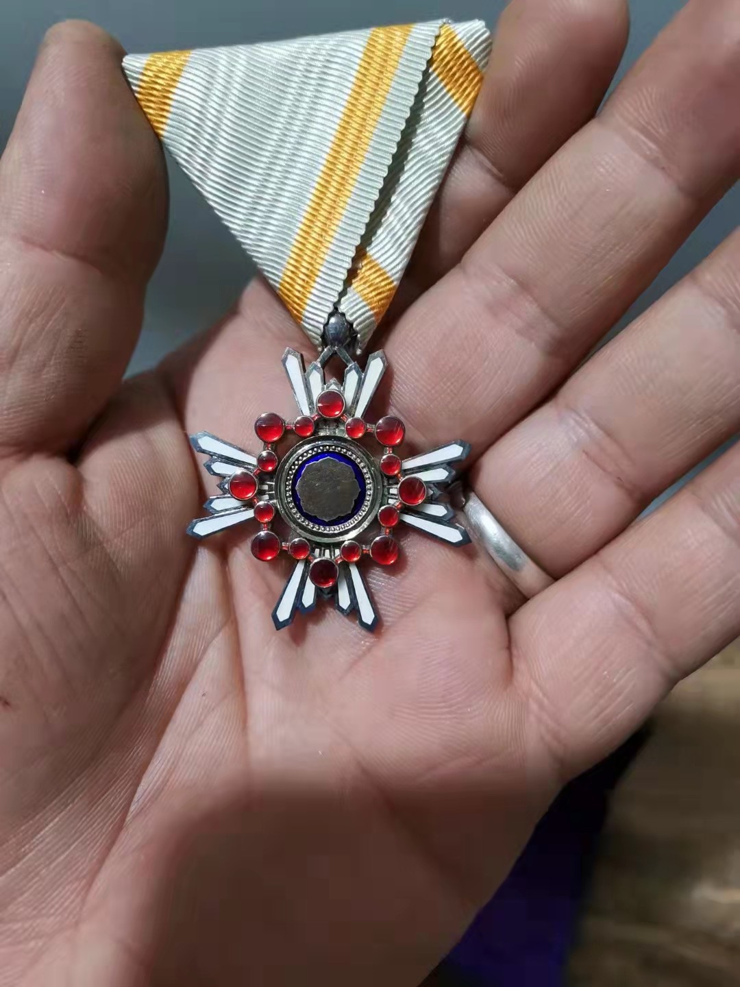 千器雅集—日本回流铜器臻藏 纯银珐琅彩六等瑞宝勋章