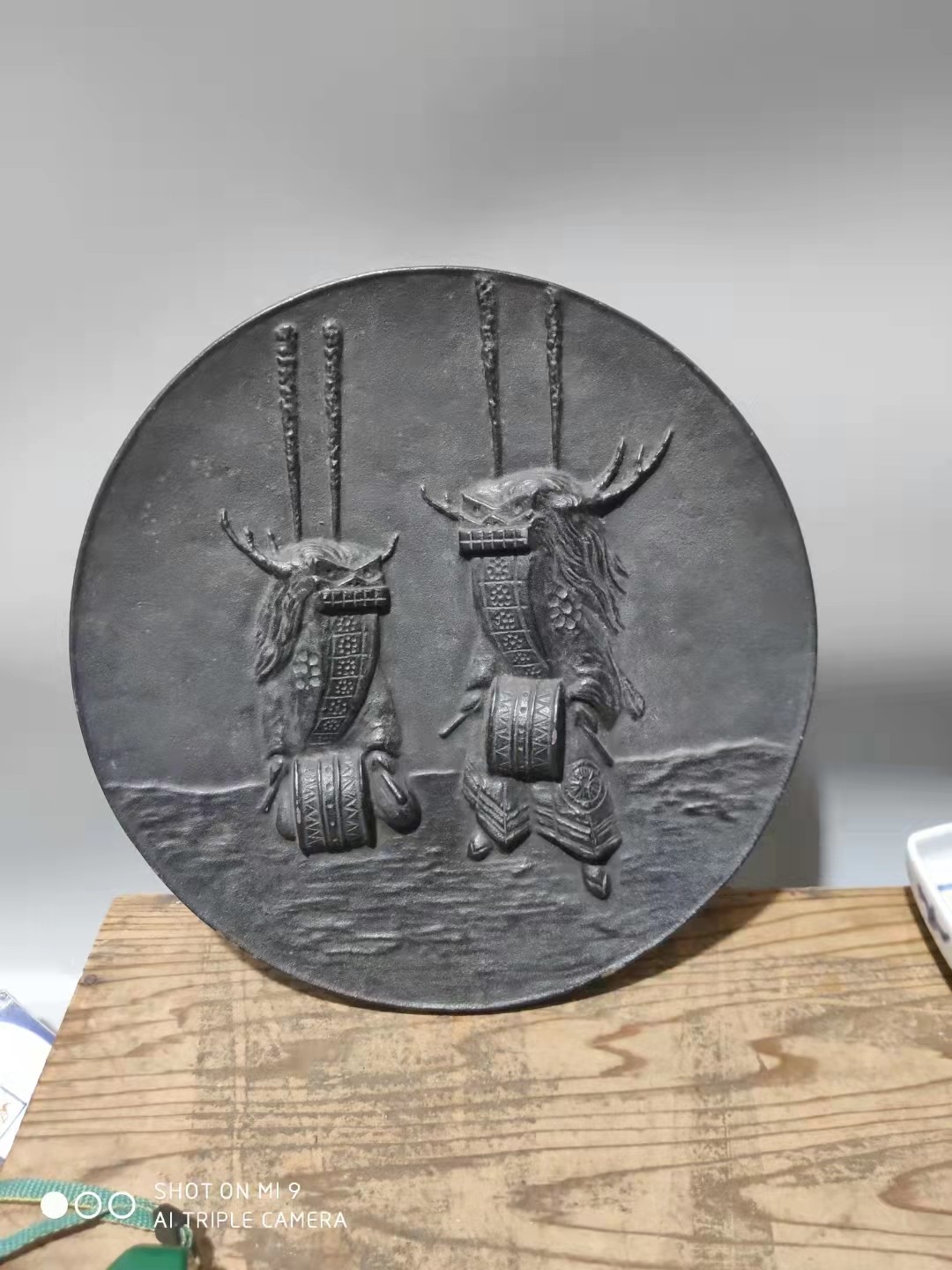 千器雅集—日本回流铜器臻藏 日本回流  南部铁器——鬼面武士浮雕大赏盘挂盘