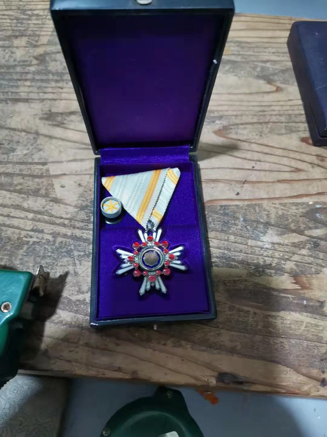 千器雅集—日本回流铜器臻藏 纯银珐琅彩六等瑞宝勋章