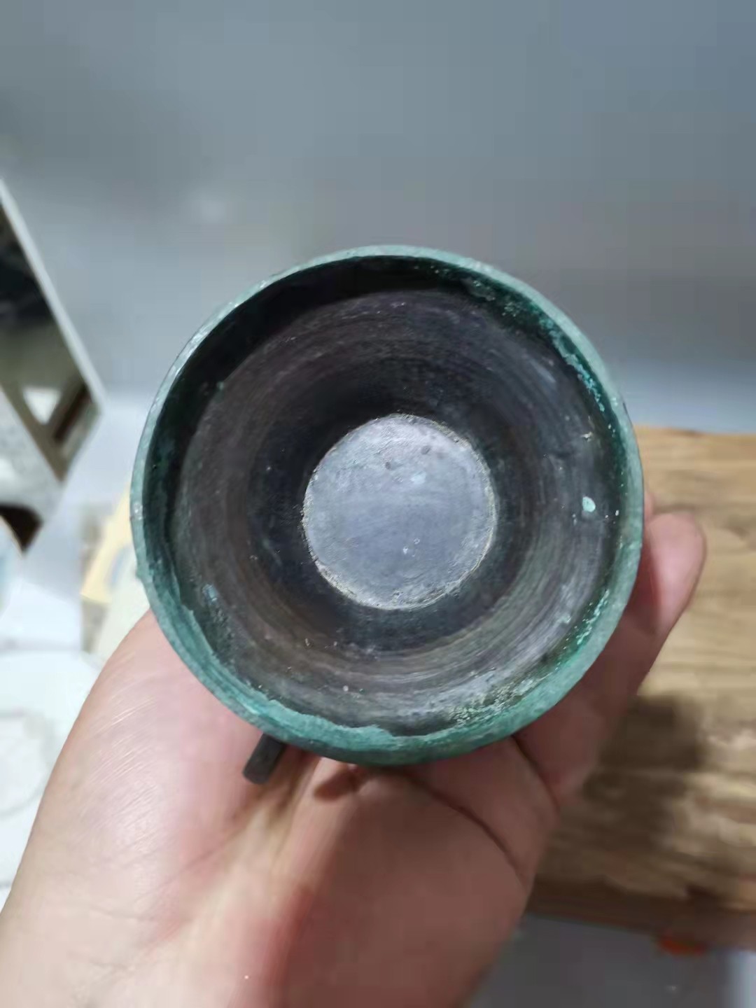 千器雅集—日本回流铜器臻藏 日本回流古董铜器——江户时期浮雕狮子纹青铜觚铜花斛