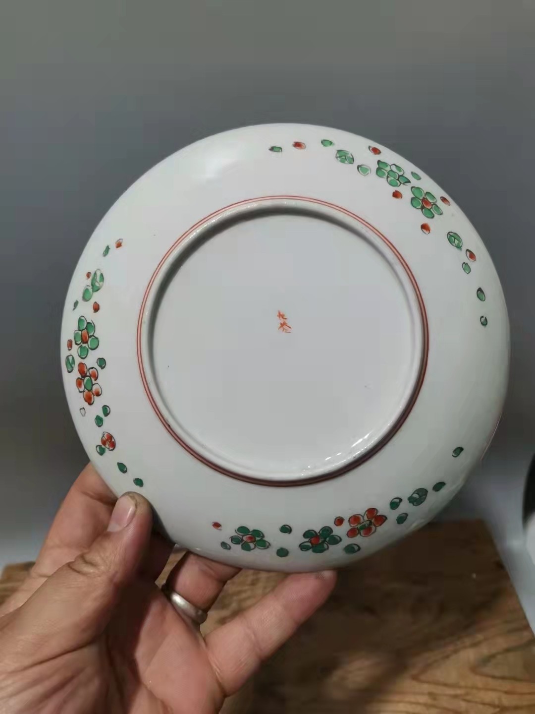 千器雅集—日本回流瓷器臻藏 大正时期（民国时期）描金点金菊花兰花纹饰九谷精品瓷盘