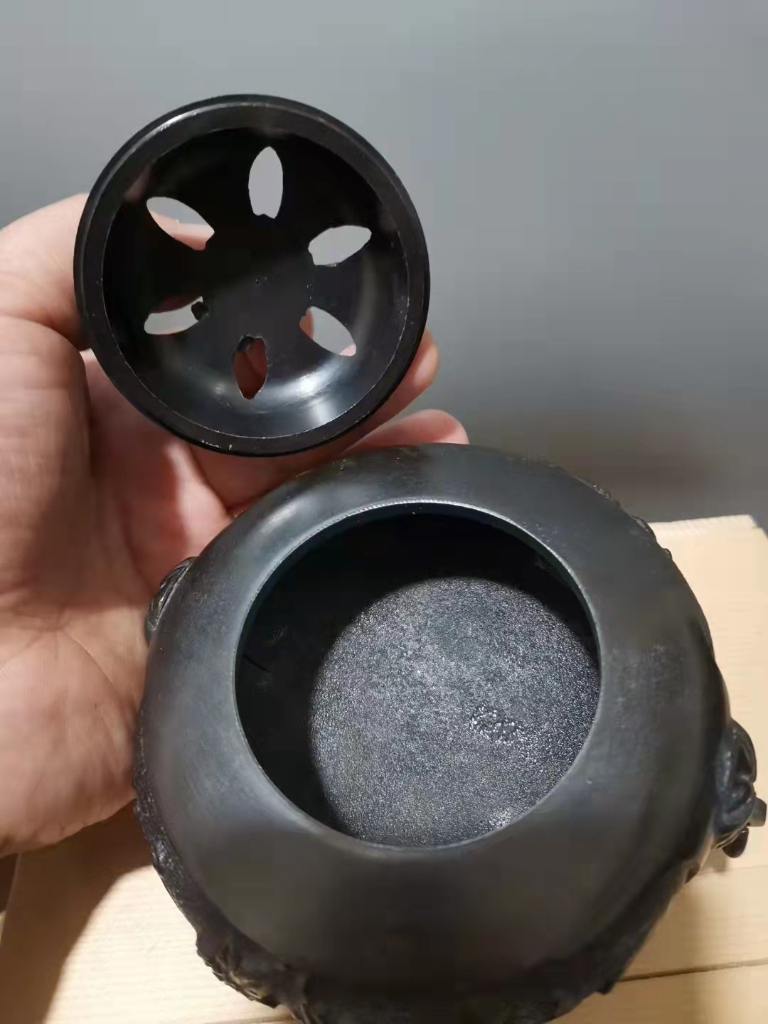 千器雅集—日本回流铜器臻藏 【全品带原盒】日本回流    昭和时期铜器——狻猊摘狮子铜香炉香薰