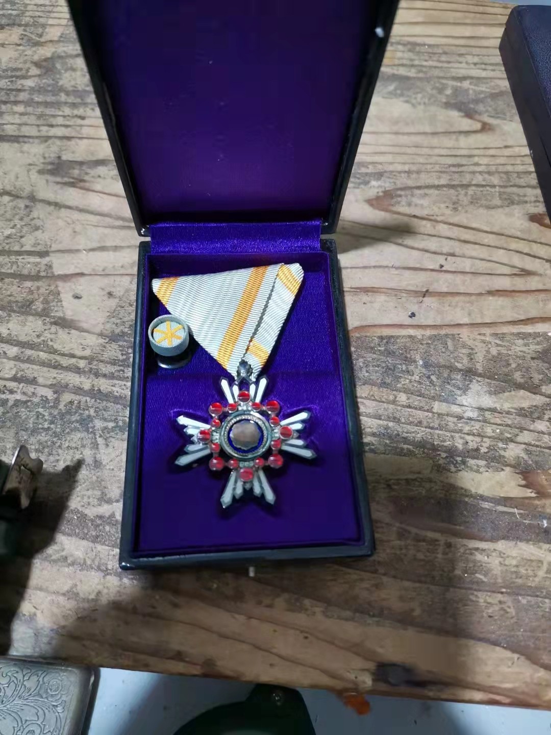 千器雅集—日本回流铜器臻藏 纯银珐琅彩六等瑞宝勋章