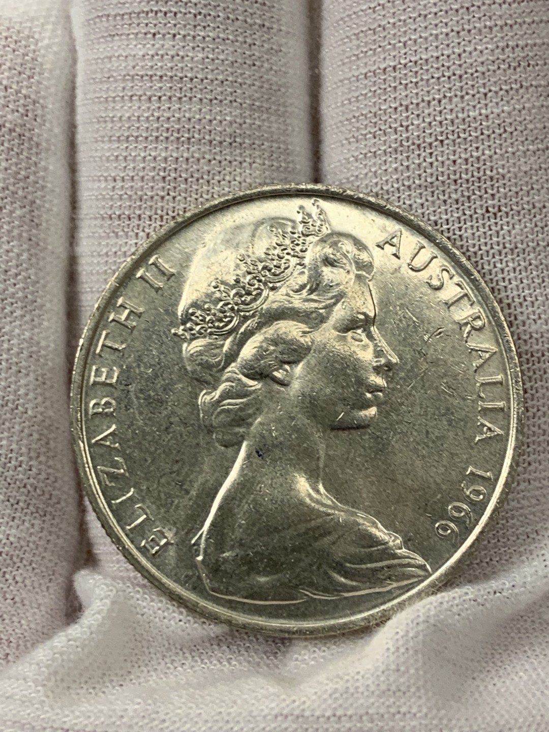 欧陆典藏，“币”定生辉，外币专场第一期 1966年澳大利亚伊丽莎白二世50分银币，原光品佳，直径：31.5mm 克重：13.28