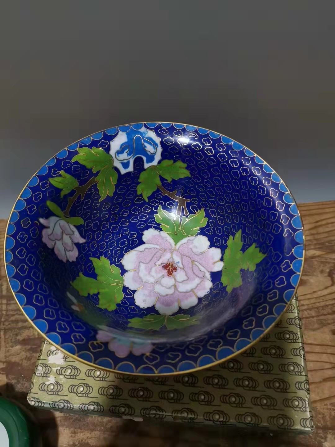 千器雅集—日本回流瓷器臻藏 日本回流创汇时期精品——铜胎珐琅彩景泰蓝花卉碗