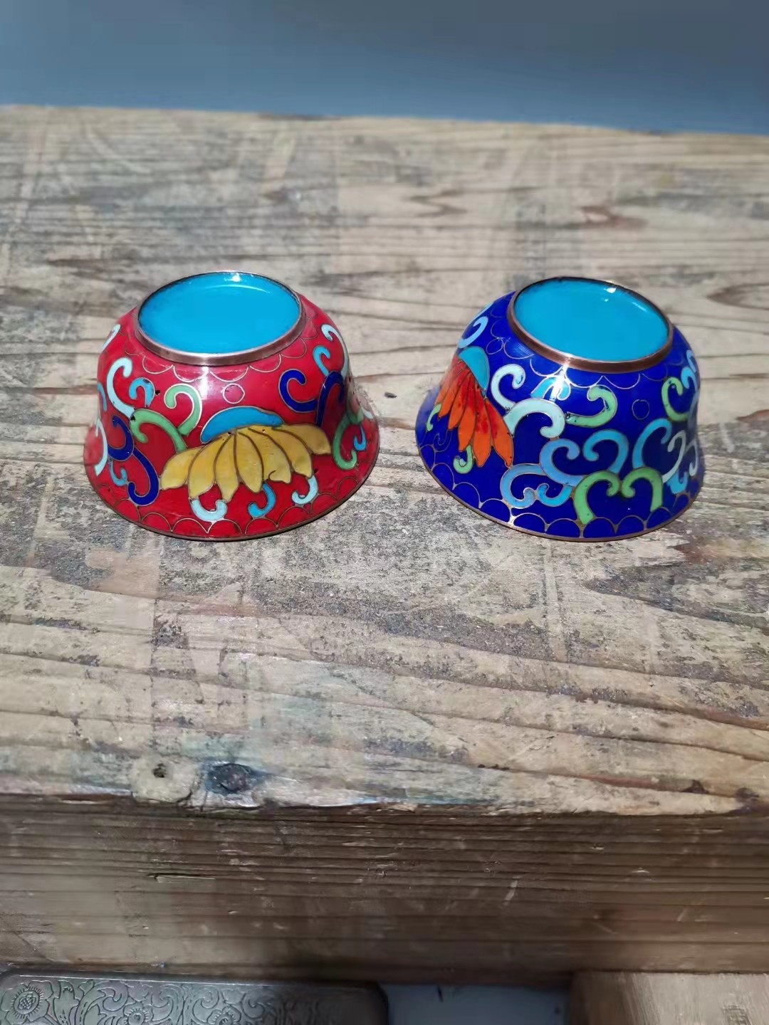 千器雅集—日本回流瓷器臻藏 日本回流创汇时候精品——铜胎景泰蓝佛手杯供杯一对