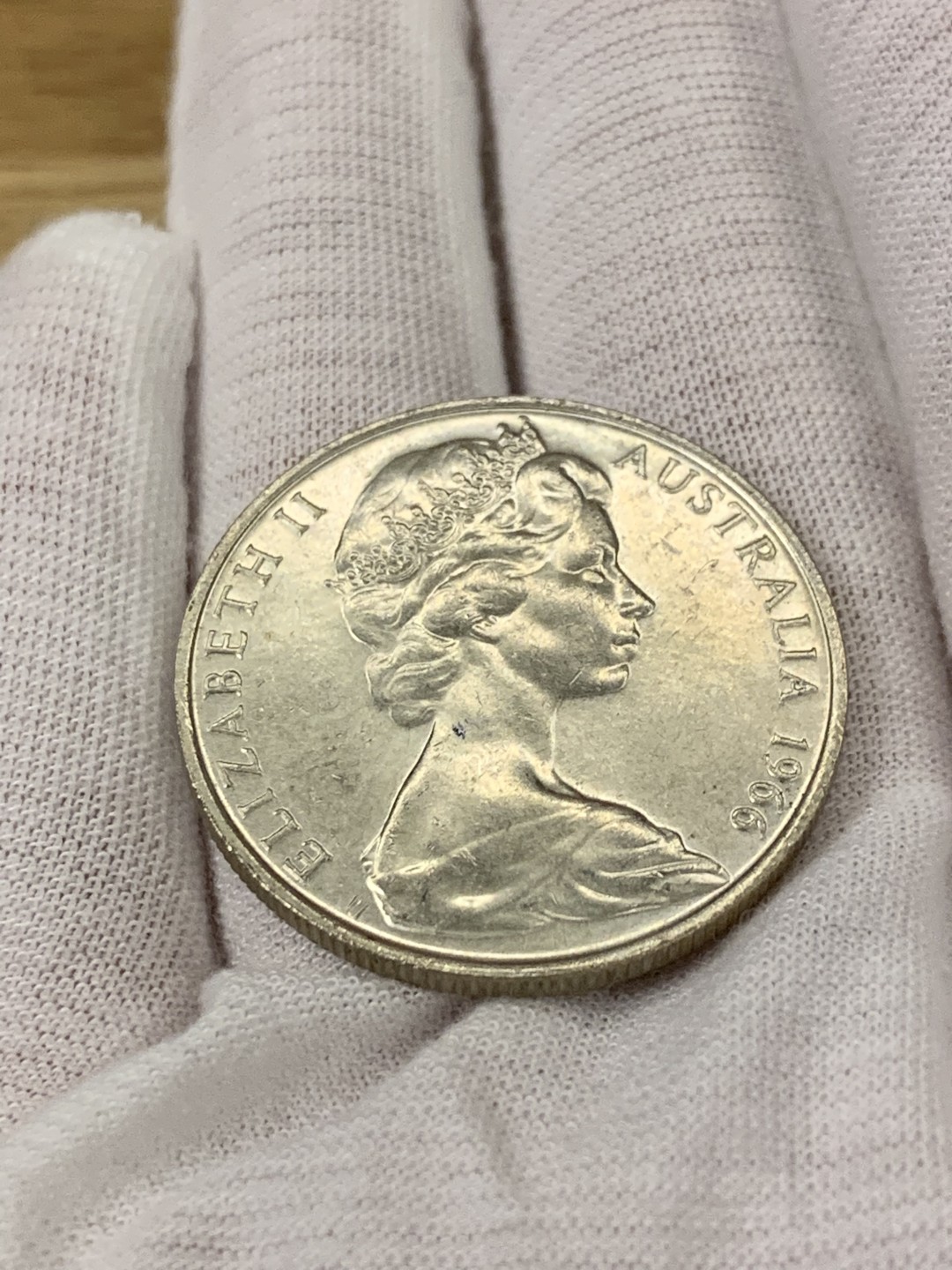 欧陆典藏，“币”定生辉，外币专场第一期 1966年澳大利亚伊丽莎白二世50分银币，原光品佳，直径：31.5mm 克重：13.28