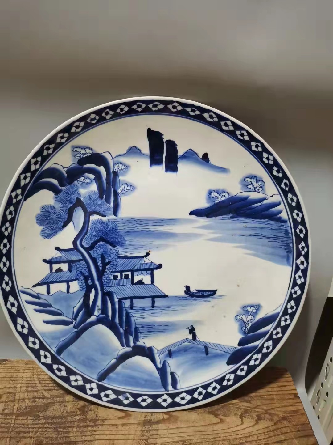 千器雅集—日本回流瓷器臻藏 大正昭和早期（民国）老青花瓷器——青花山水大赏盘