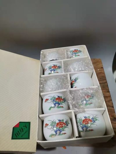 千器雅集—日本回流瓷器臻藏 - 原盒带底款——昭和时期手绘花卉纹茶杯     一套10个