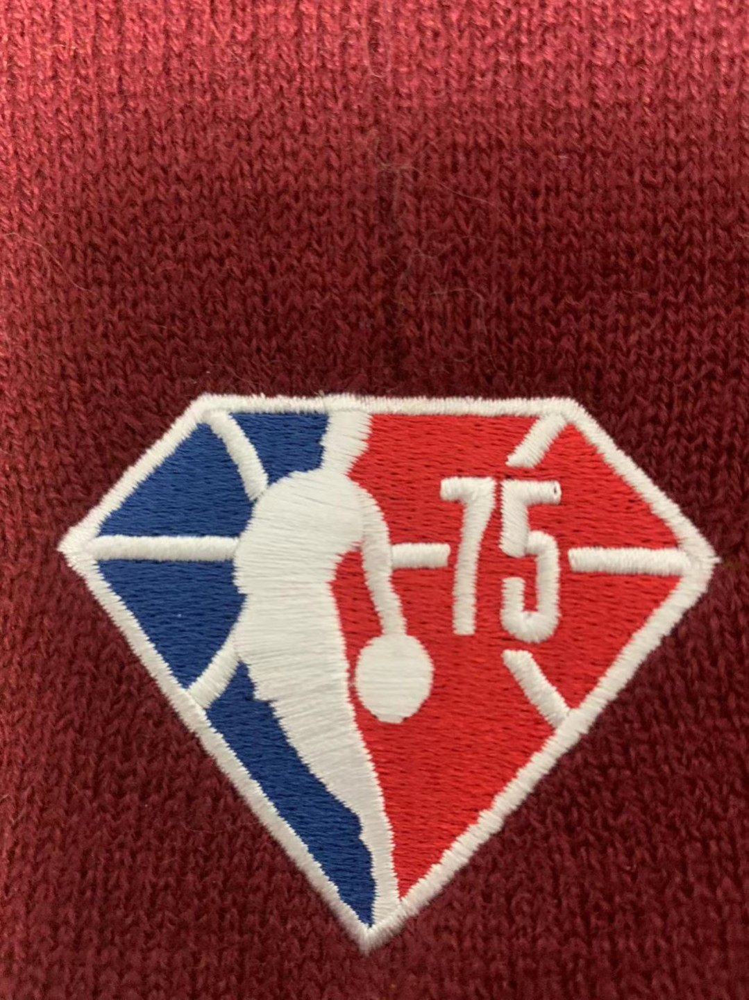 零元拍：NBA2022克利夫兰全明星赛官方冷帽，阿克伦之子的骑士红配色，NBA75周年Logo，做工异常精美，实乃不可多得好物，美国带回，收藏佳品！无签名