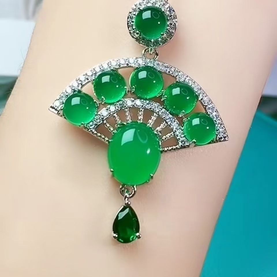 天然帝王绿玉髓吊坠玉扇项链碧玉色绿玉髓玉扇吊坠毛衣链锁骨链
