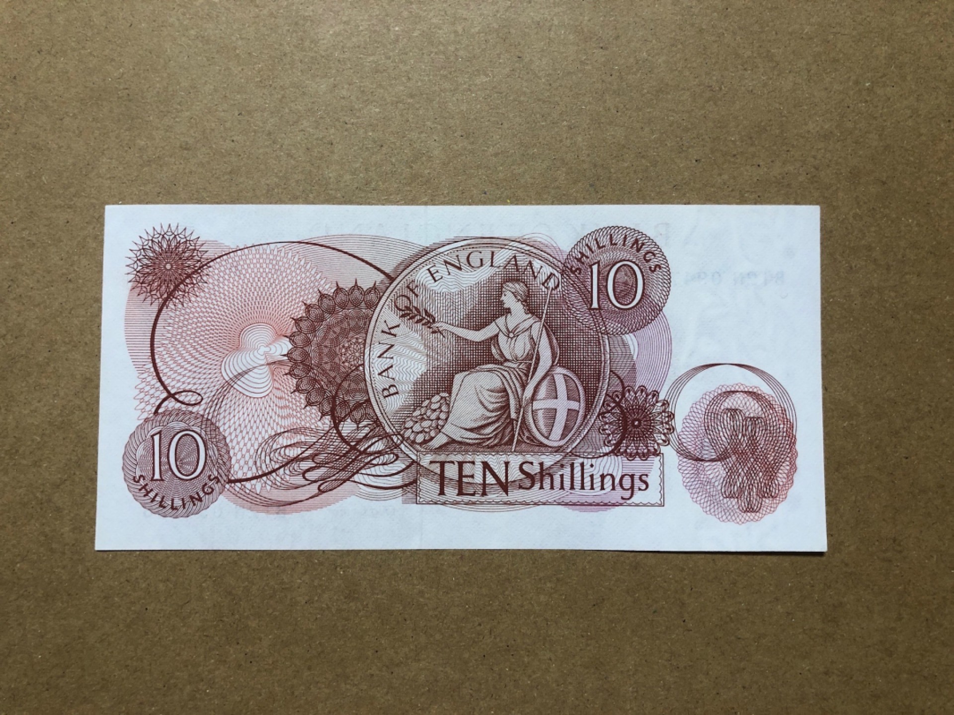 《张总收藏》50期——欧洲经典名誉品 英格兰10先令 UNC C序列