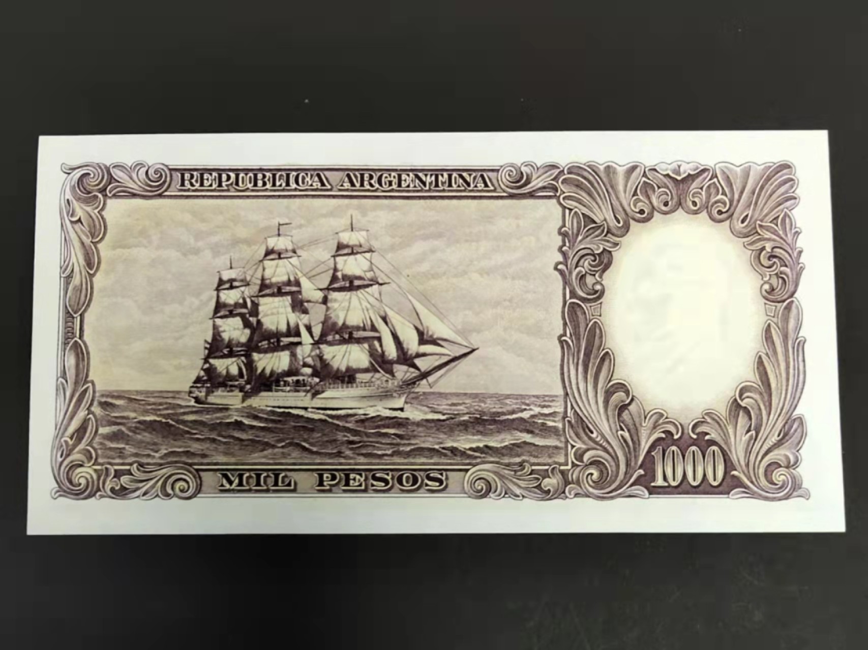 圣域骑士团 | CICE币展&易卜生专场 春天来了 ‼️第三期（2022003） 【稀少版本】1966年阿根廷 1000比索 全新UNC 背图大帆船⛵