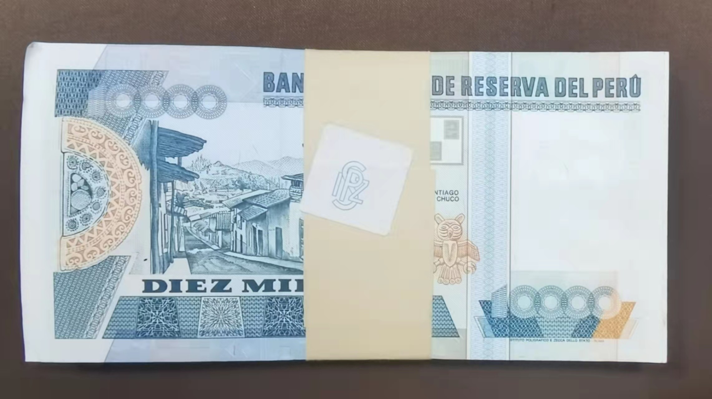 北京马甸外币专卖微拍第七十期，外国纸币专场，陆续上新欢迎关注 秘鲁10000元百张连号