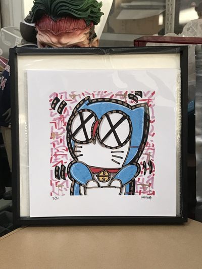 零元拍：歪歪亲笔签名 OWSON系列插画复制画《哆啦A梦》，尺寸约22/22厘米，拍品不含镜框 - 零元拍：歪歪亲笔签名 OWSON系列插画复制画《哆啦A梦》，尺寸约22/22厘米，拍品不含镜框