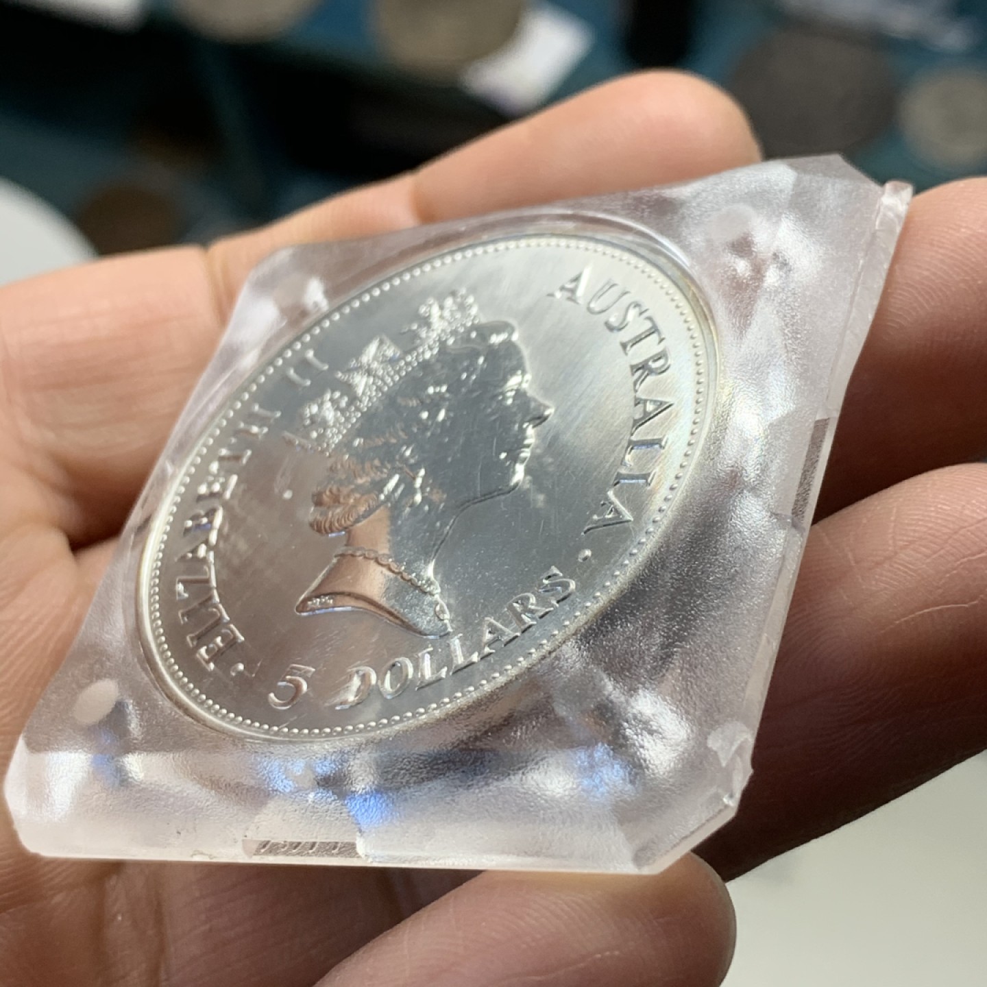 《竞宝斋》第37场-周日 首场自动拍卖 2件或者满200包顺丰 原装 澳大利亚1990年 早期翠鸟5元 1盎司纯银 银币