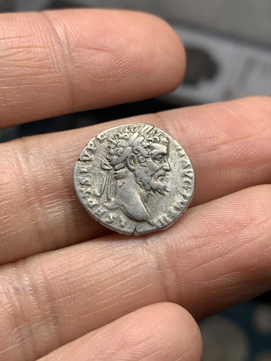 《竞宝斋》第36场-本周日 （全场顺丰包邮） 古罗马帝国塞维鲁1第纳尔银币 重3克