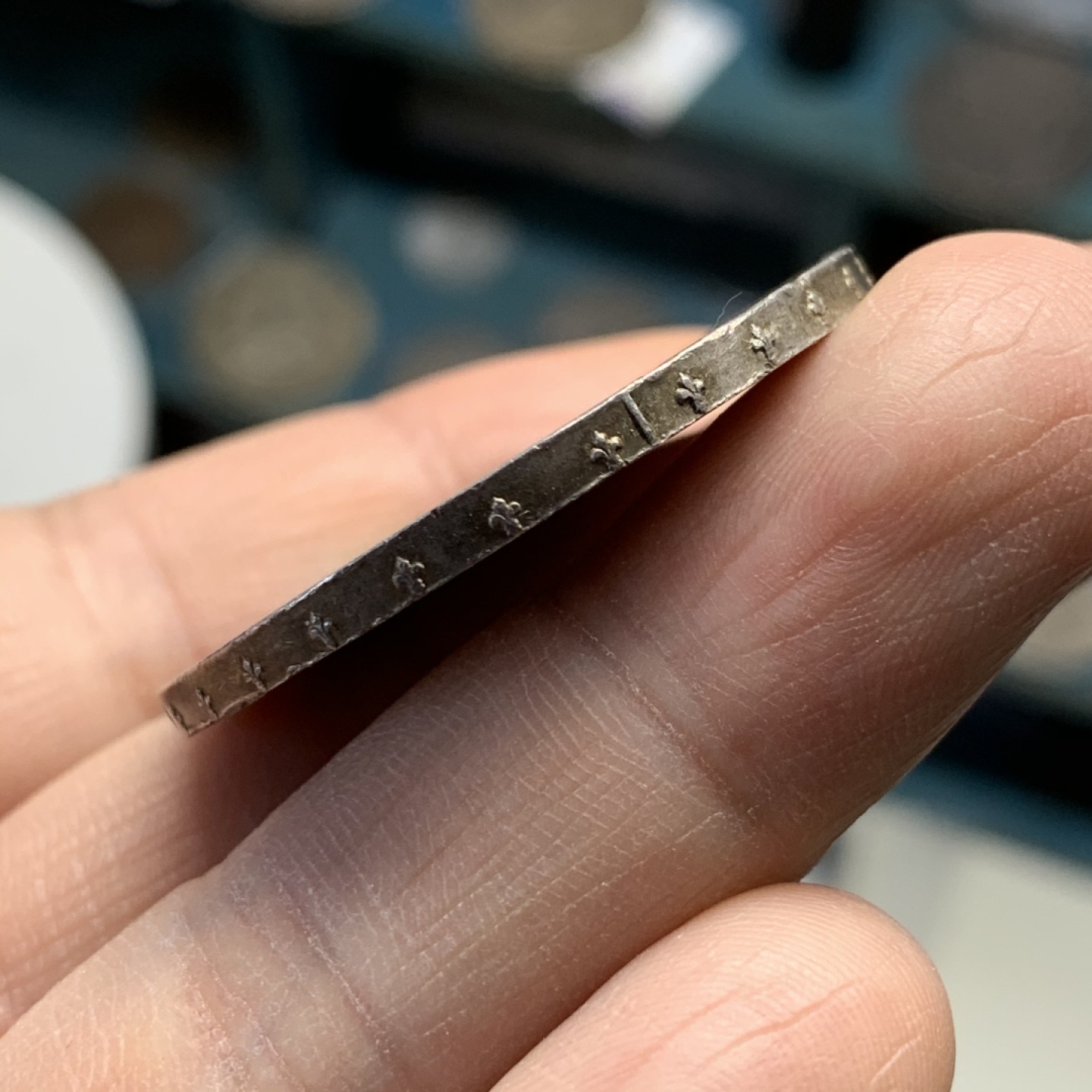 《竞宝斋》第37场-周日 首场自动拍卖 2件或者满200包顺丰 西班牙1899年阿方索十三世5比塞塔双柱银币 好品酱彩 稀少年份