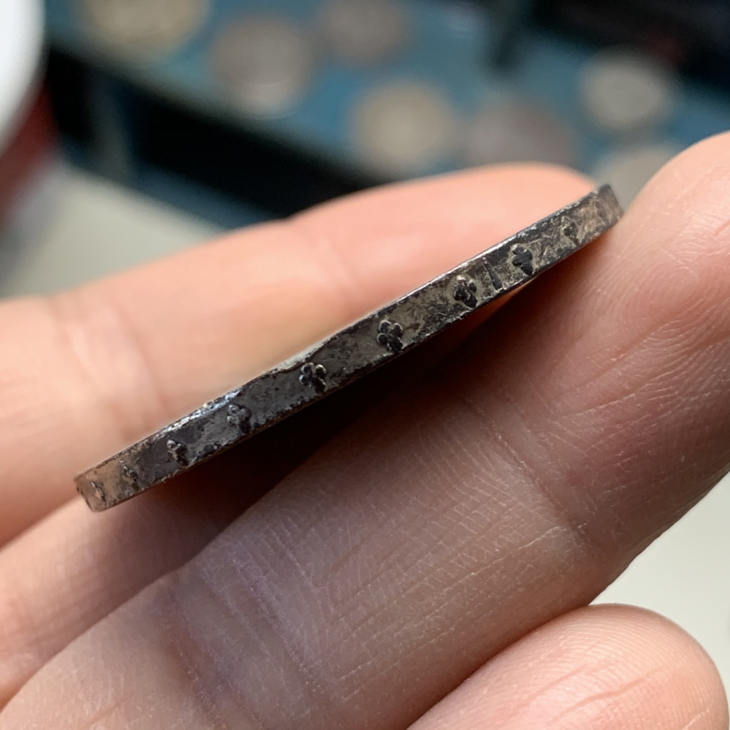 《竞宝斋》第37场-周日 首场自动拍卖 2件或者满200包顺丰 西班牙1893年阿方索十三世5比塞塔爆炸头双柱银币 五彩金色包浆