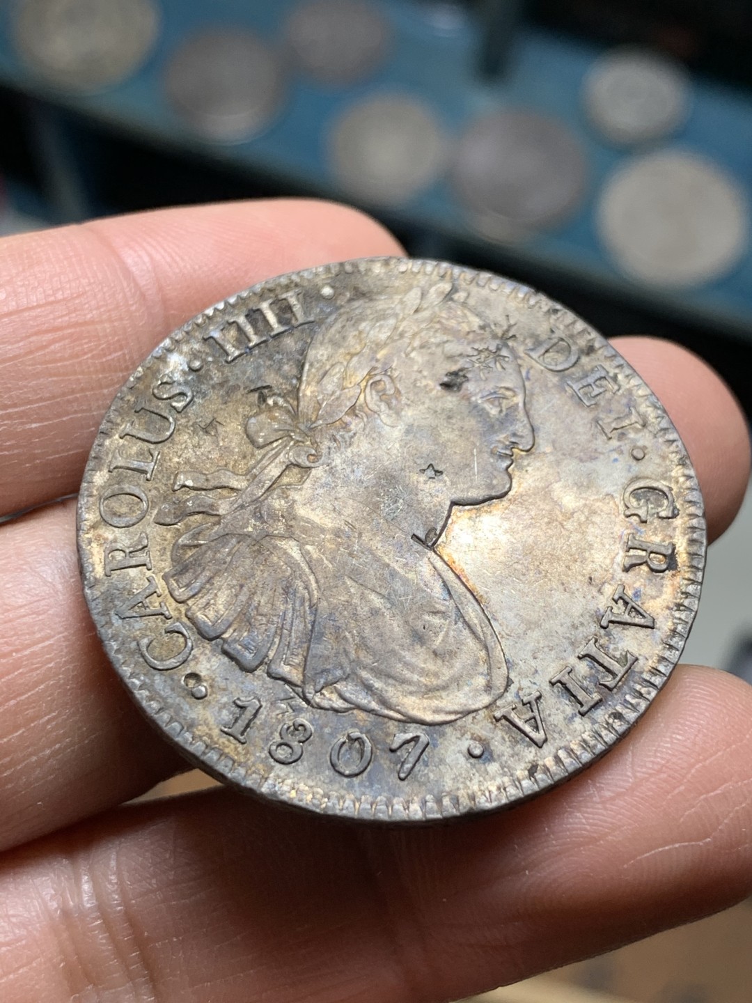 《竞宝斋》第36场-本周日 （全场顺丰包邮） 墨西哥 1807年 卡四 8R 双柱大银币 深彩原味包浆 未处理 带底光 戳记见图