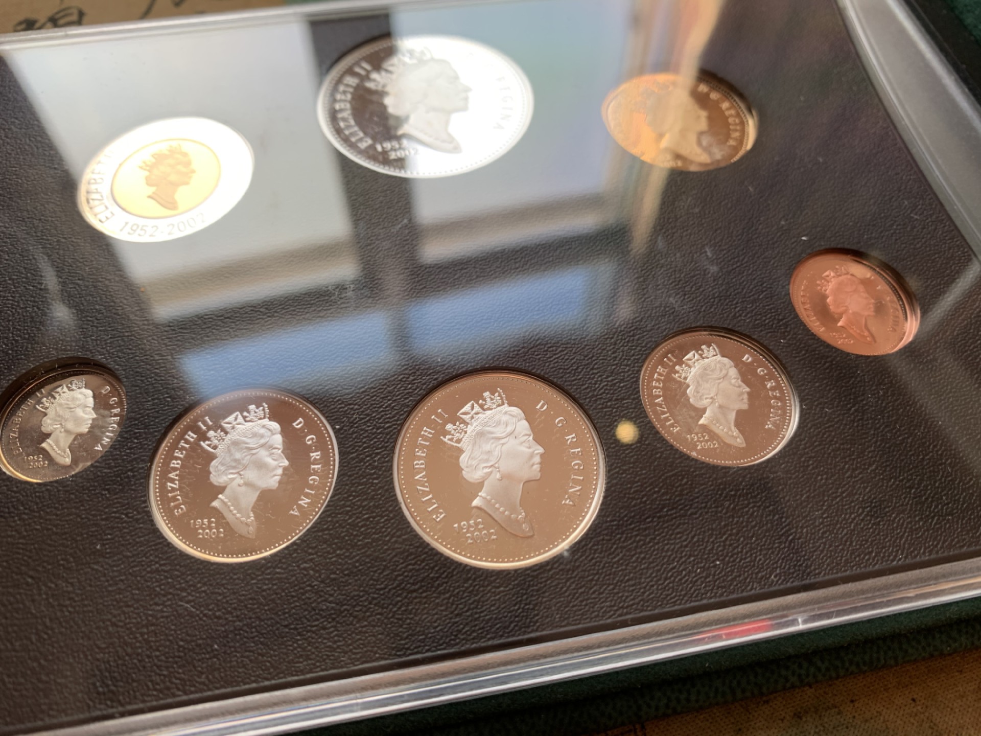 《竞宝斋》第37场-周日 首场自动拍卖 2件或者满200包顺丰 加拿大2002年8枚套精制纪念币加冕50周年纪念