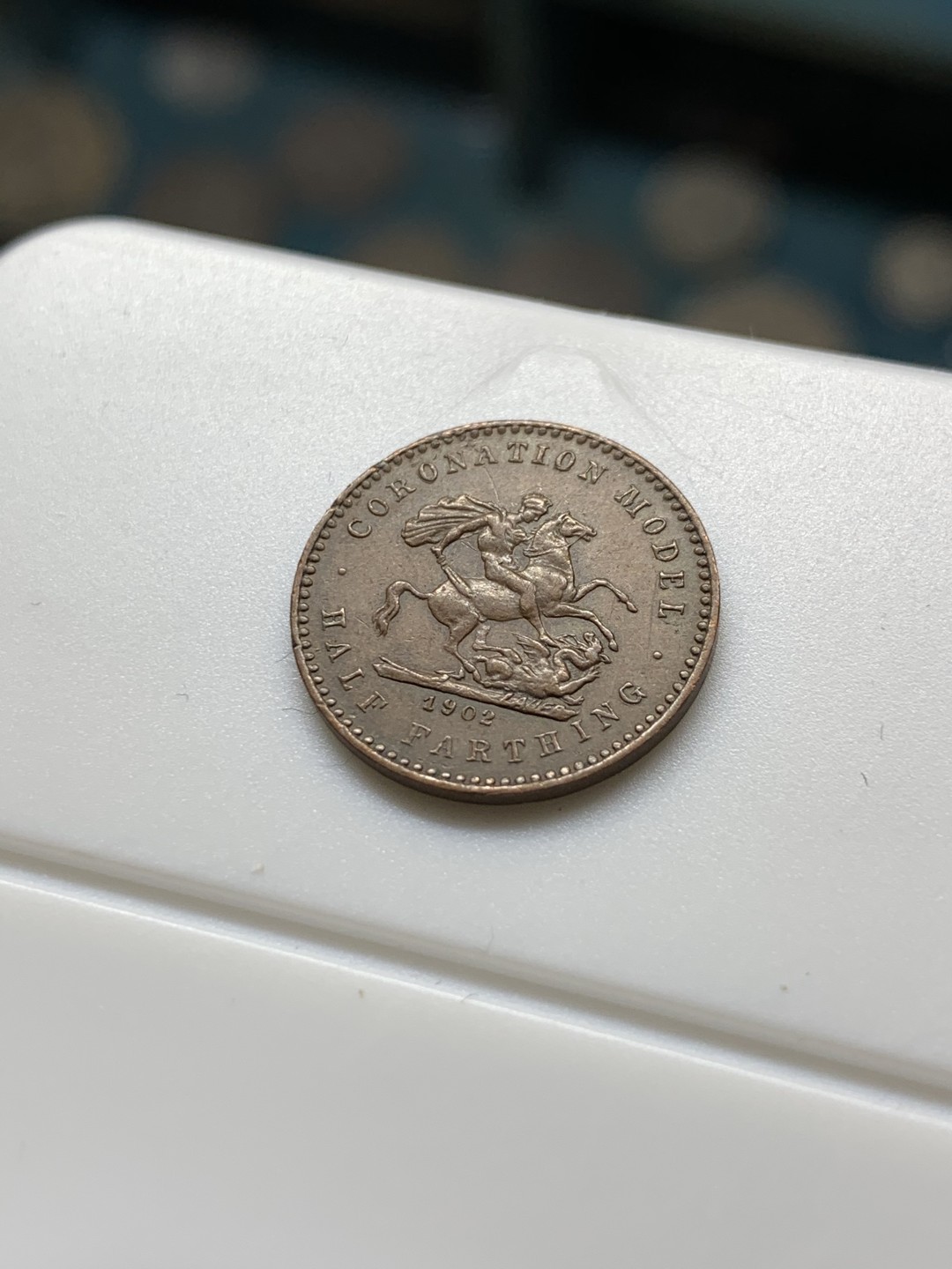 《竞宝斋》第36场-本周日 （全场顺丰包邮） 1902英国 爱德华七世半法新 UNC品相 最小面值的马剑