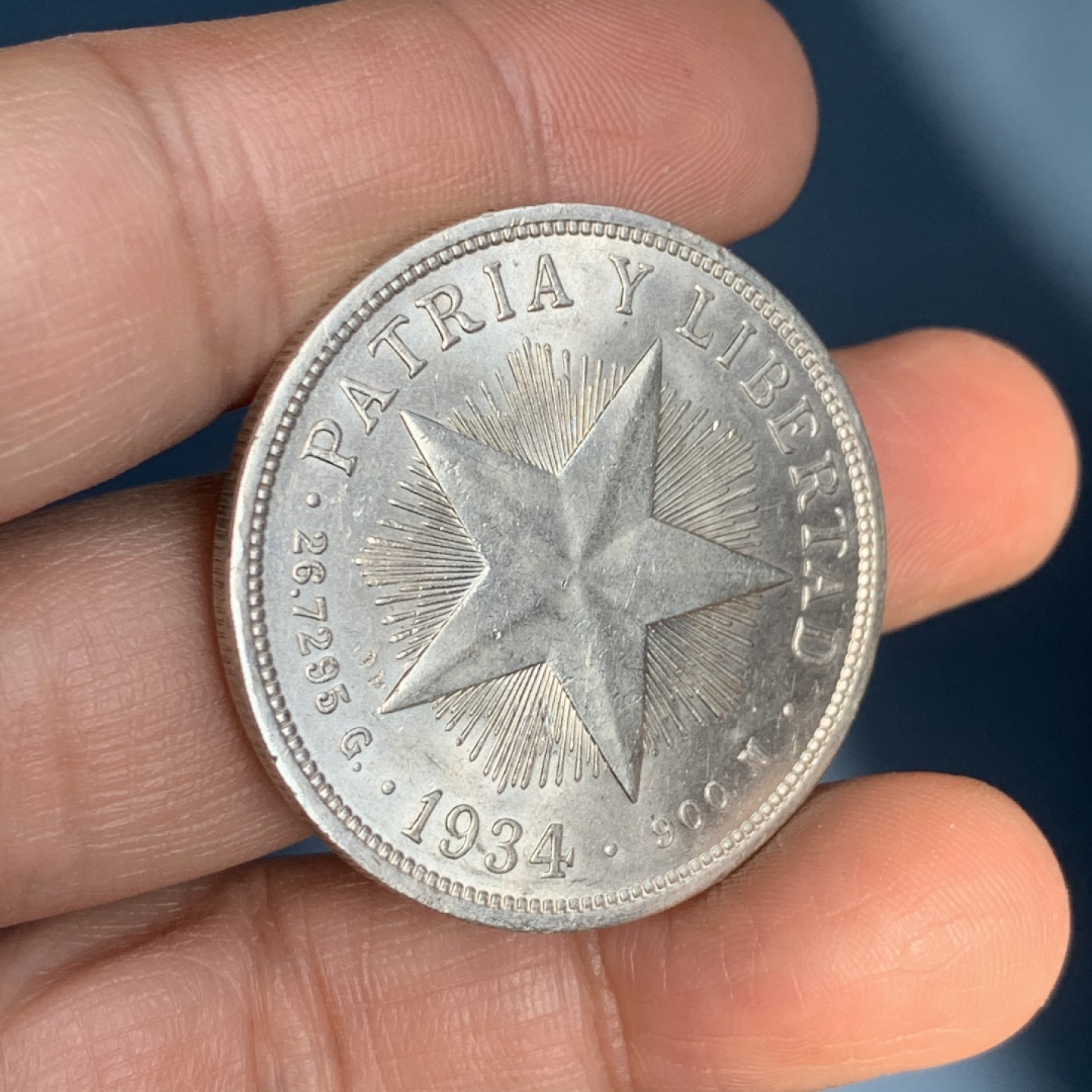 《竞宝斋》第37场-周日 首场自动拍卖 2件或者满200包顺丰 古巴1934年大五星1比索 原光好品 自己送评