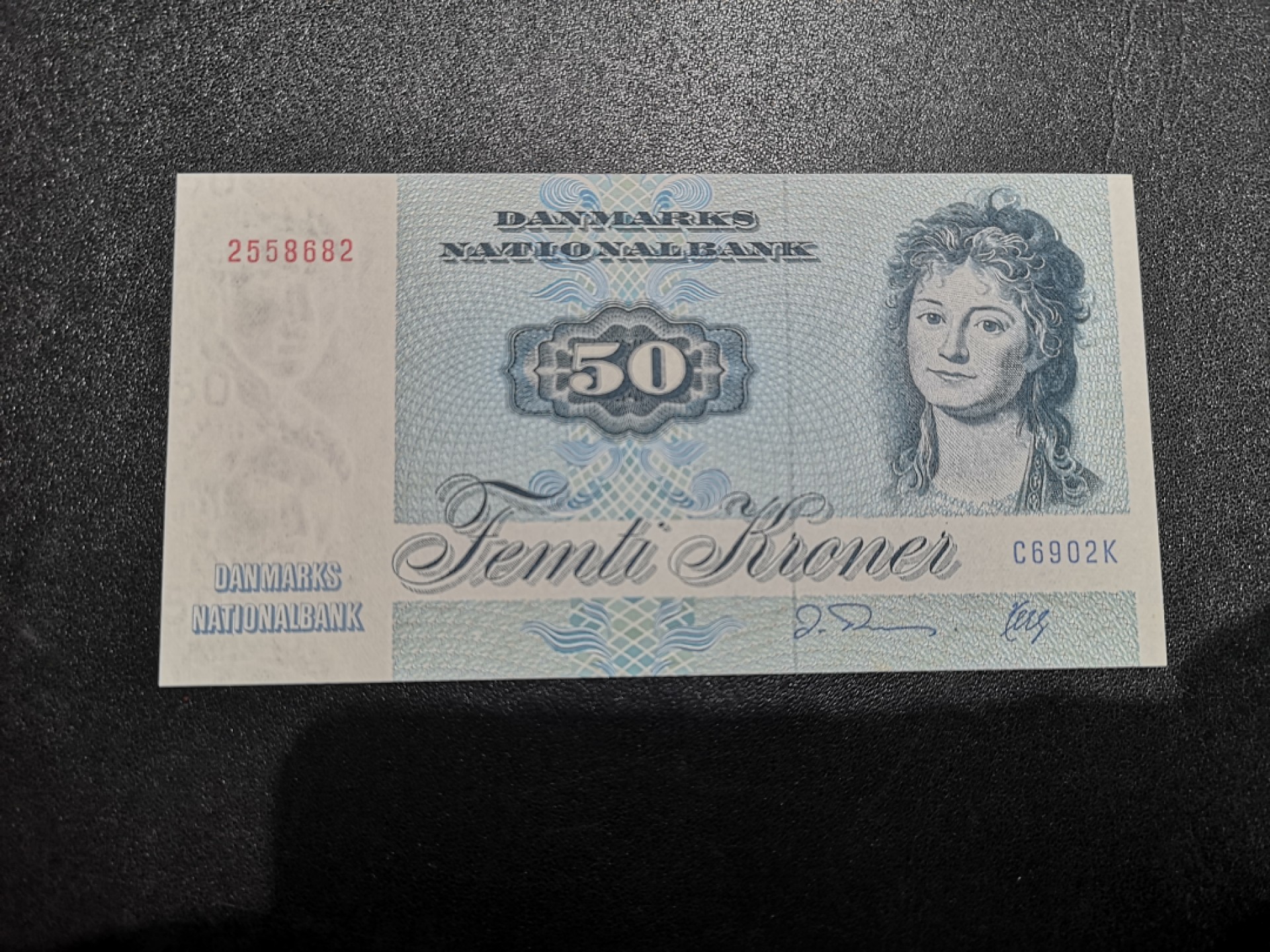 《外钞收藏家》第一百六十九期拍卖（本期65件） 丹麦动物版50克朗 全新 边上有轻微受潮 