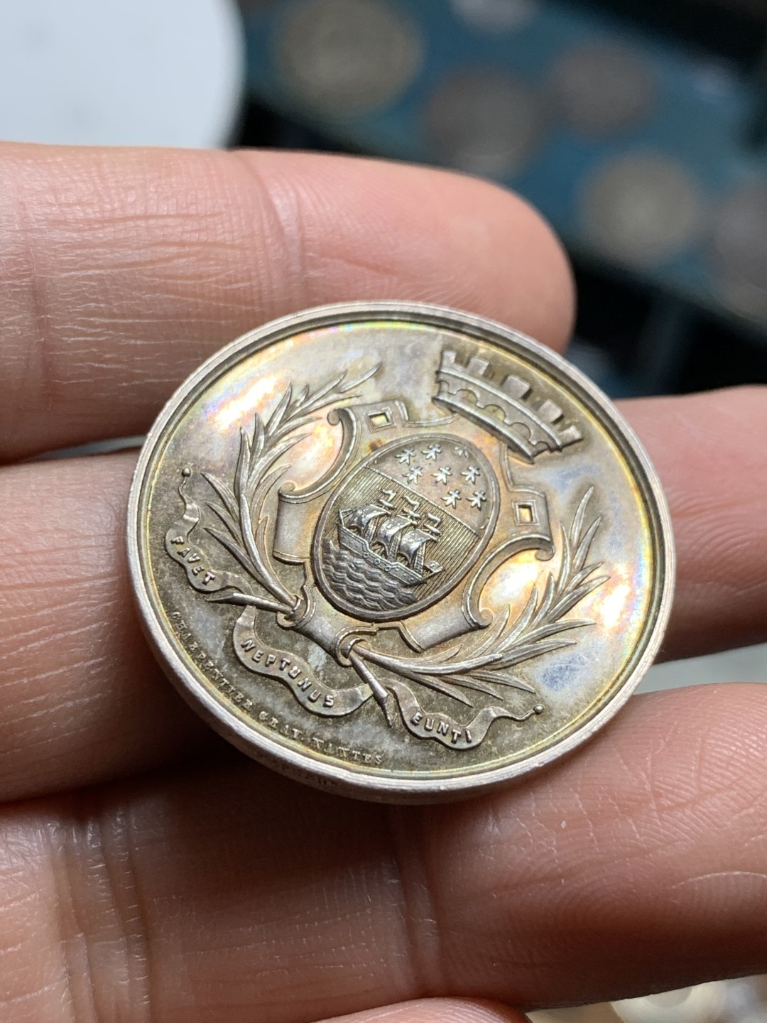 《竞宝斋》第36场-本周日 （全场顺丰包邮） 法国南特商业代币 五彩包浆，蜜蜂铭银标13克