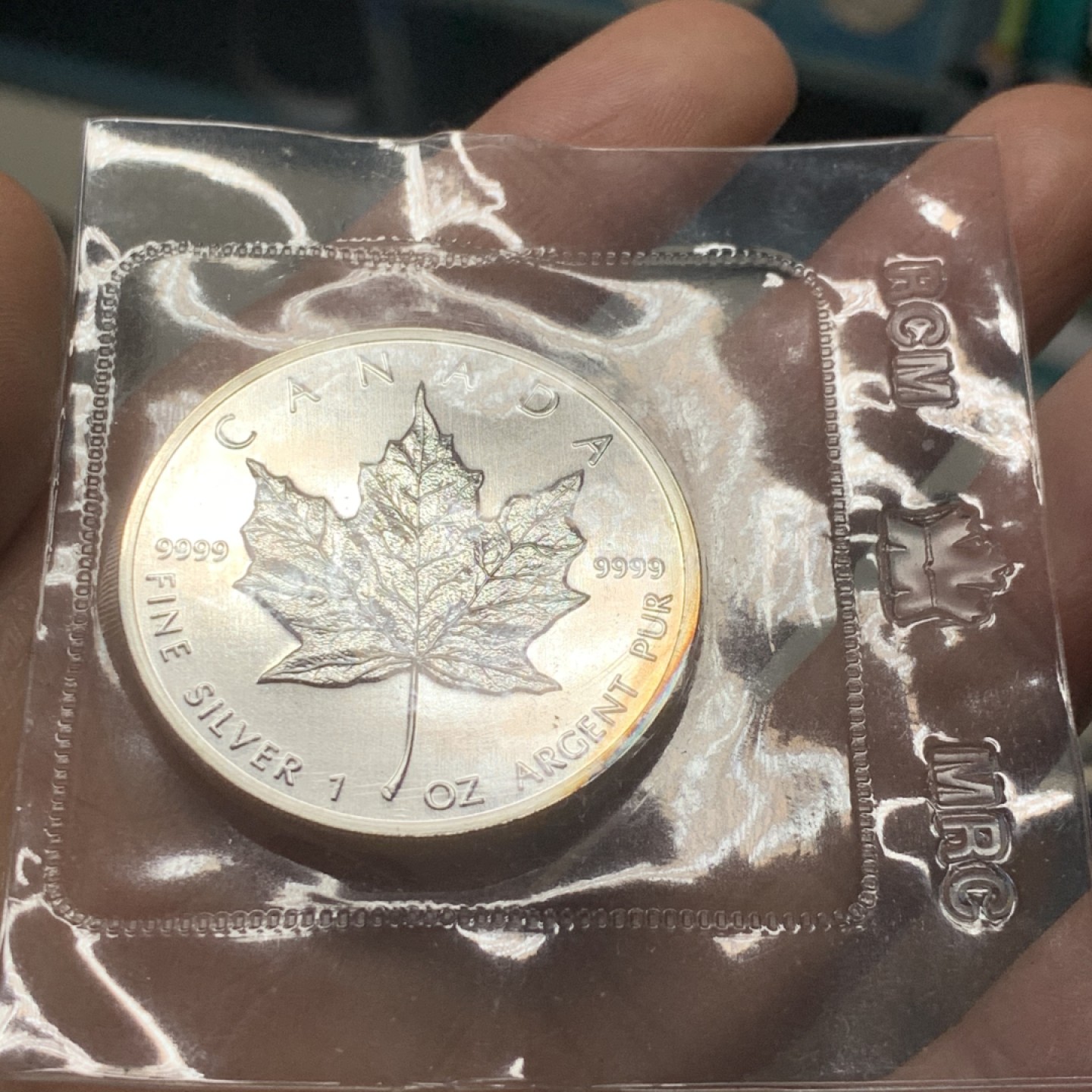 《竞宝斋》第37场-周日 首场自动拍卖 2件或者满200包顺丰 原封装 加拿大1988年 伊丽莎白二世 枫叶一元 1盎司纯银9999 银币