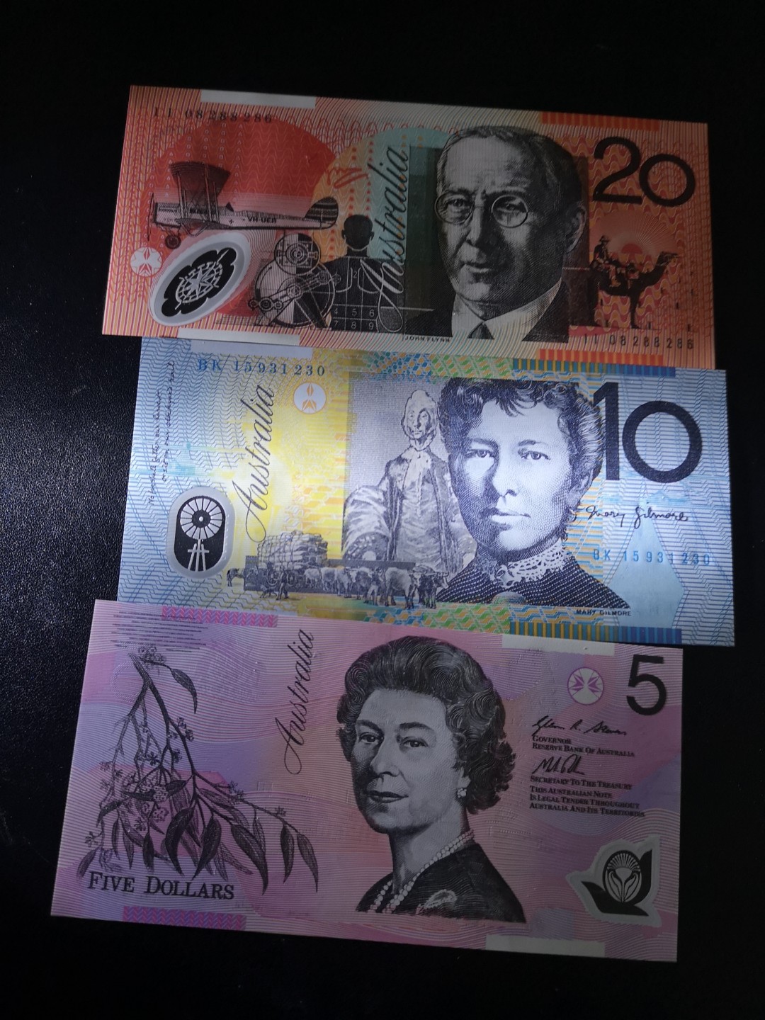 《外钞收藏家》第一百六十九期拍卖（本期65件） 澳大利亚5、10、20元 三张一起 全新UNC 无47