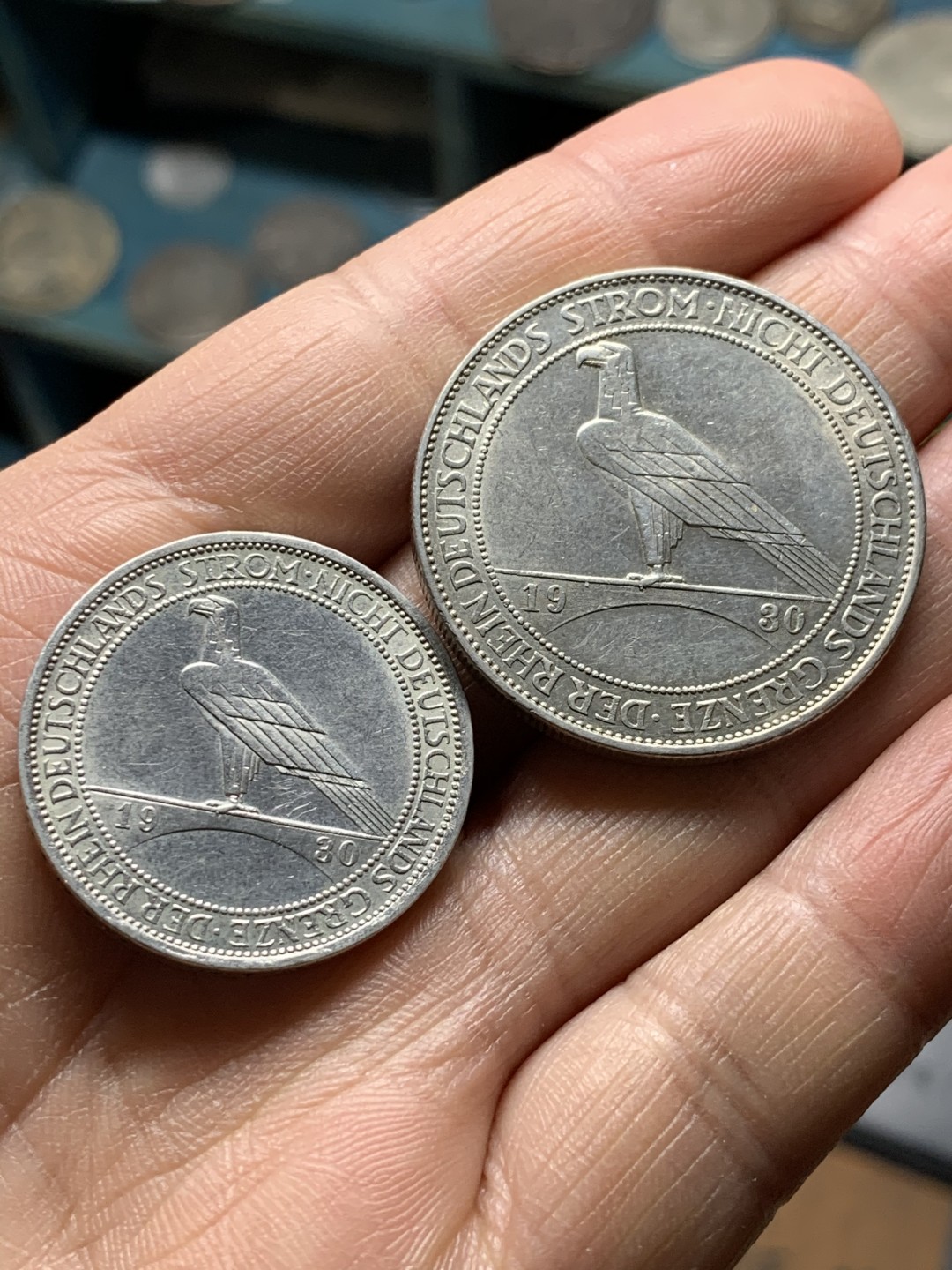 《竞宝斋》第36场-本周日 （全场顺丰包邮） （两枚一组）德国魏玛1930年，解放莱茵，鹰桥3、5马克，裸币略带黄油光。