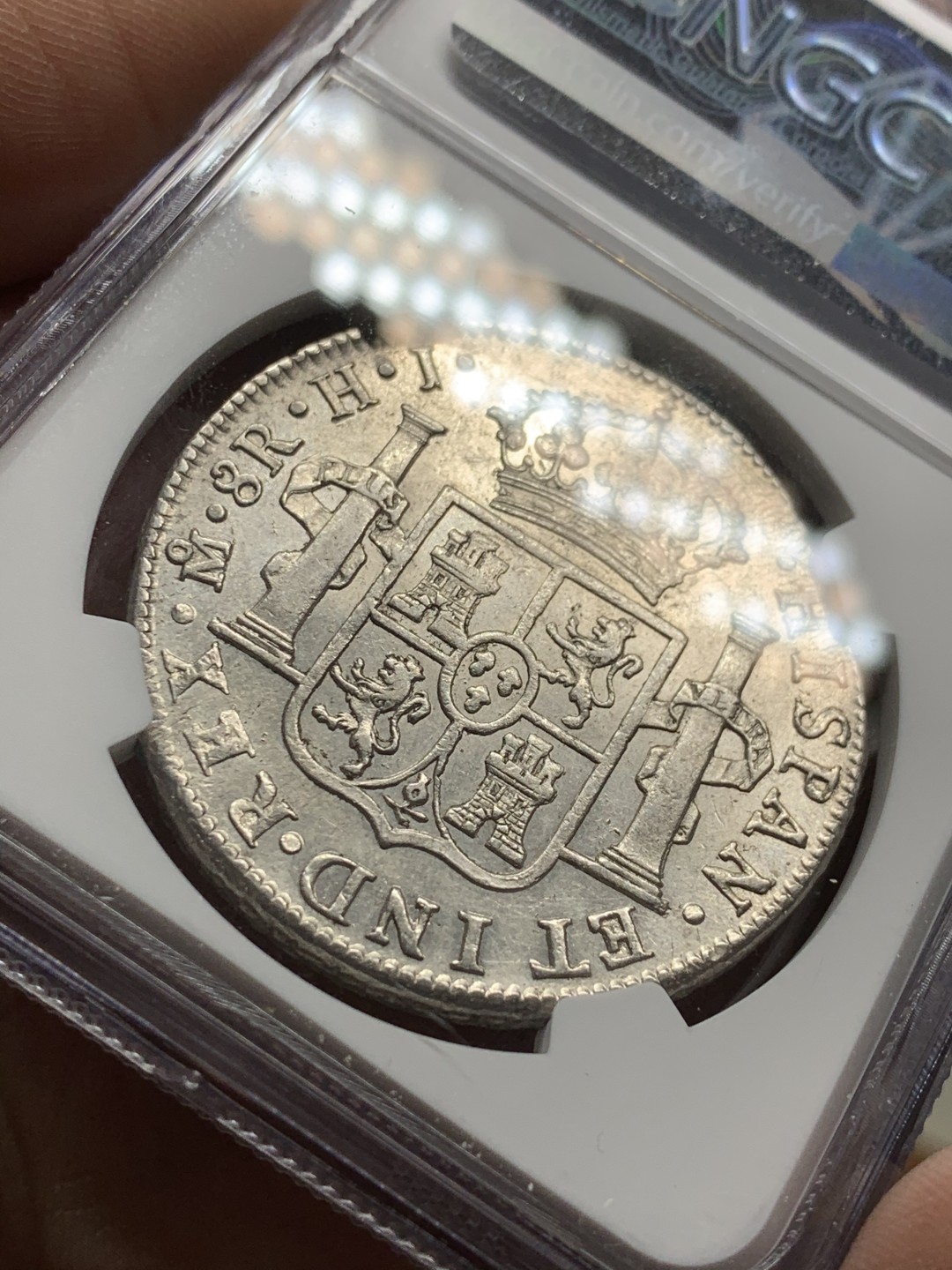 《竞宝斋》第36场-本周日 （全场顺丰包邮） NGC评级 墨西哥 1810年 费七 军装版 8R 双柱 银币  双面深打 细节很好