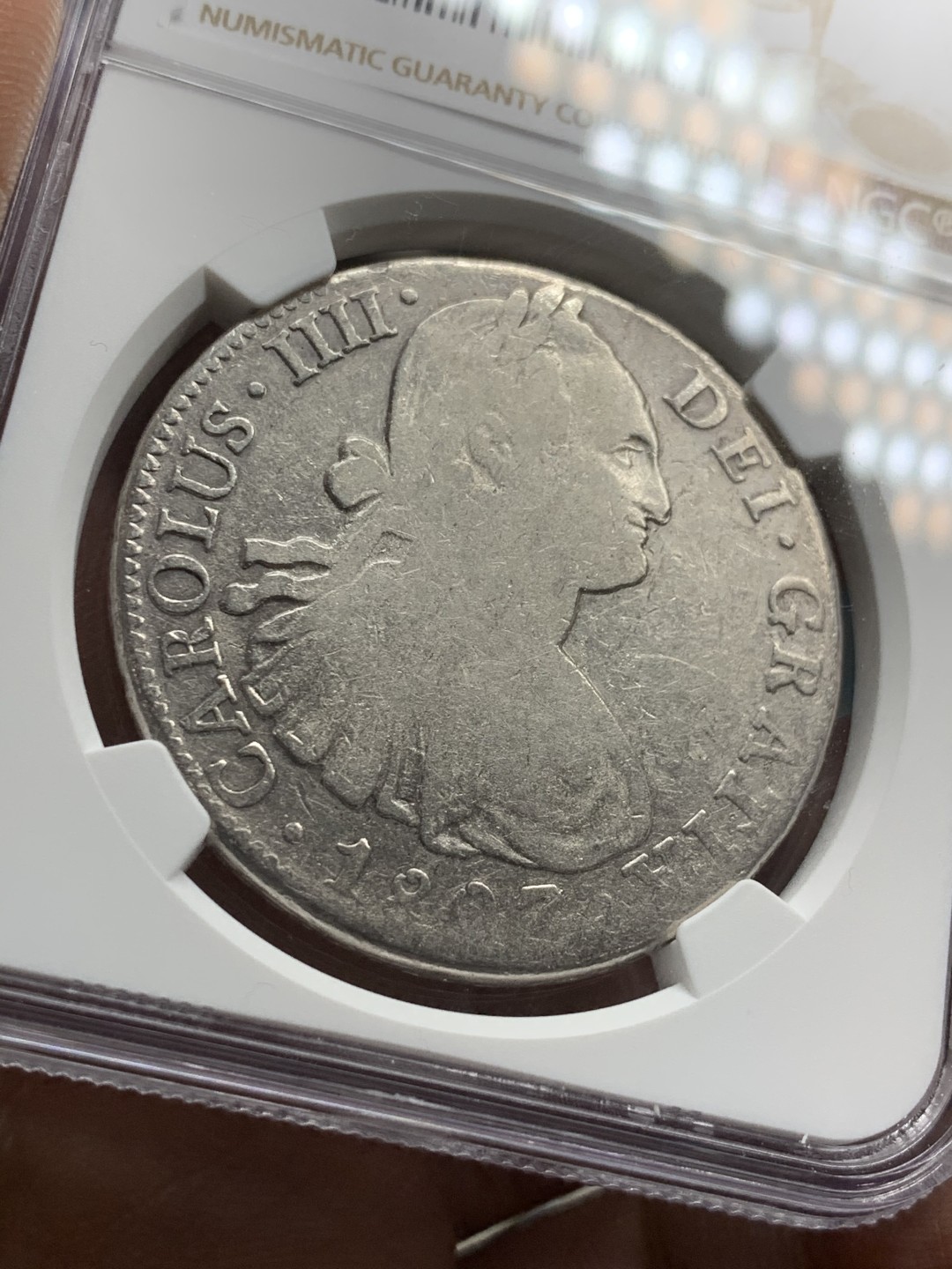 《竞宝斋》第36场-本周日 （全场顺丰包邮） NGC评级 墨西哥 1807年 卡四 8R 双柱 银币 自然磨损 原味