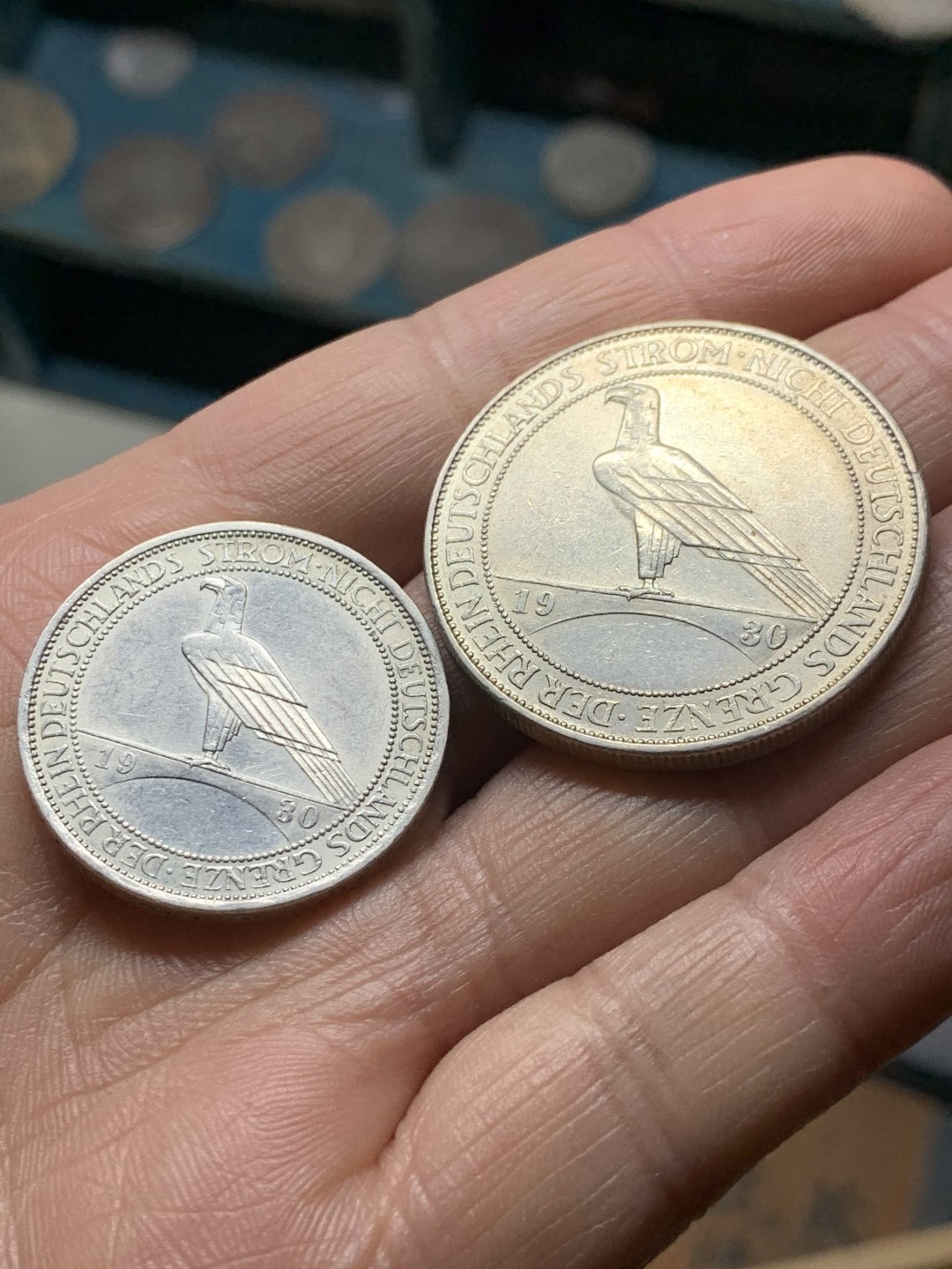 《竞宝斋》第36场-本周日 （全场顺丰包邮） （两枚一组）德国魏玛1930年，解放莱茵，鹰桥3、5马克，裸币略带黄油光。