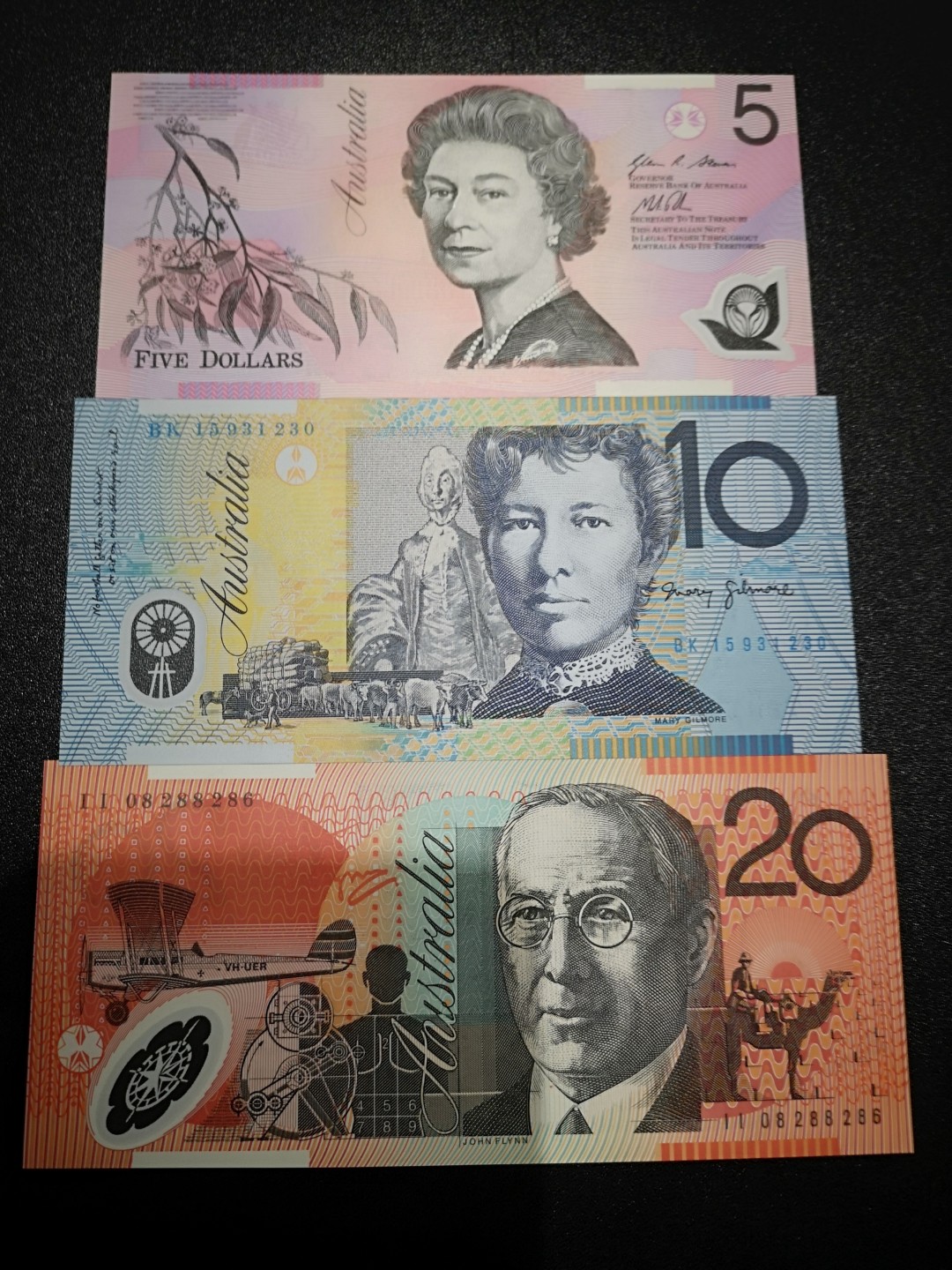 《外钞收藏家》第一百六十九期拍卖（本期65件） 澳大利亚5、10、20元 三张一起 全新UNC 无47