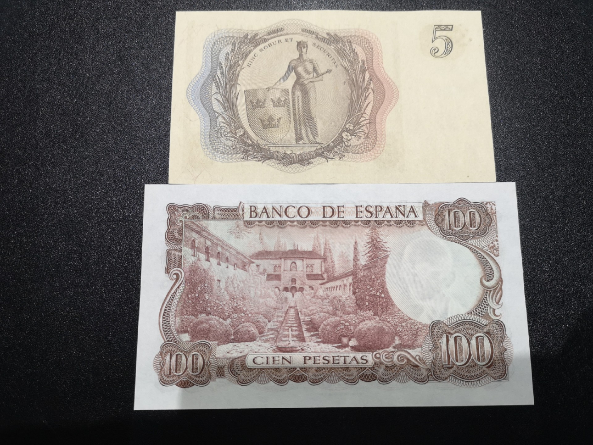 《外钞收藏家》第一百六十九期拍卖（本期65件） 1955年瑞典5克朗、1970年西班牙100克朗 全新UNC 无47